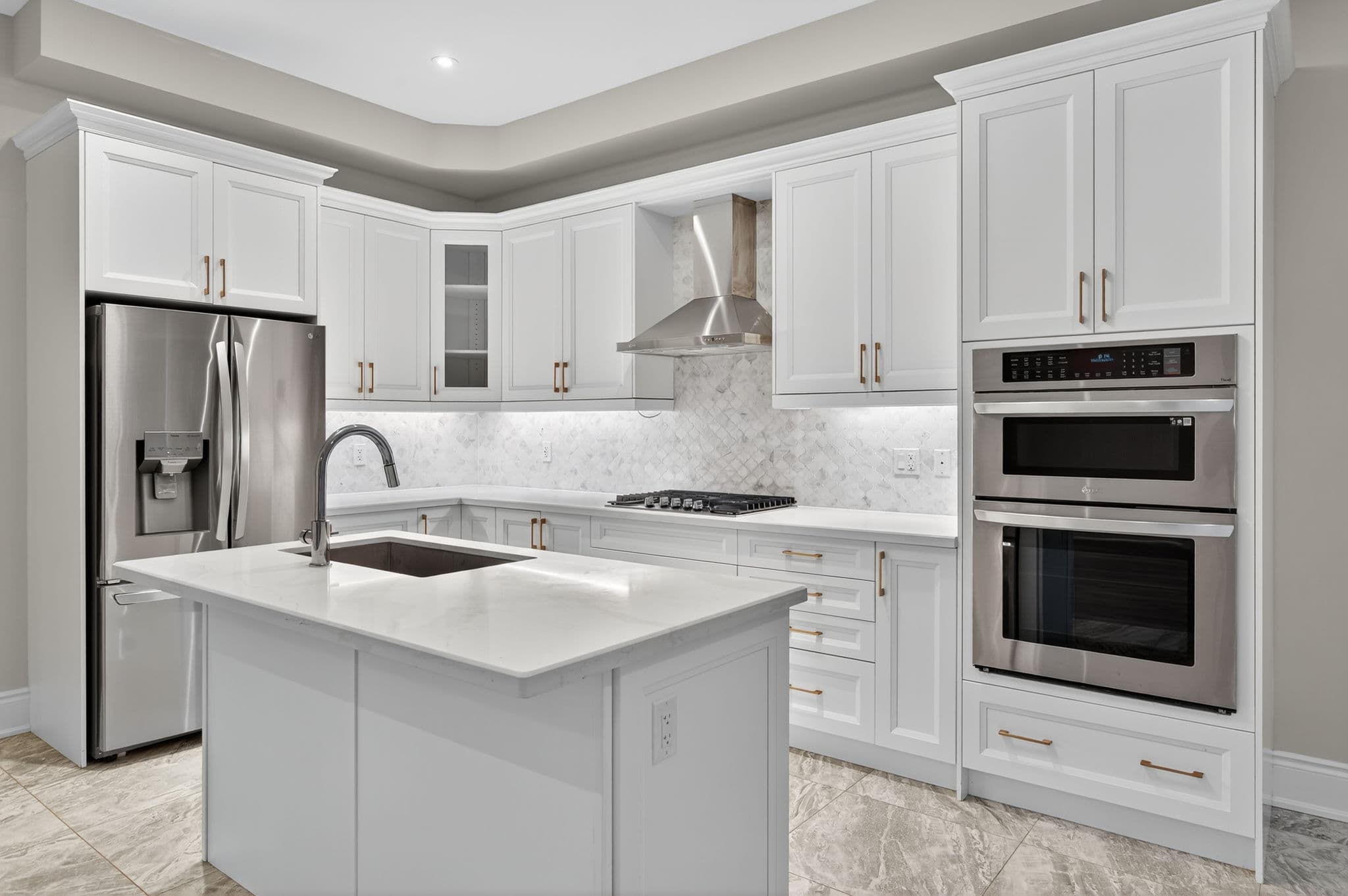 217 Sunset Vista Ct Aurora, ON L4G 3Y1