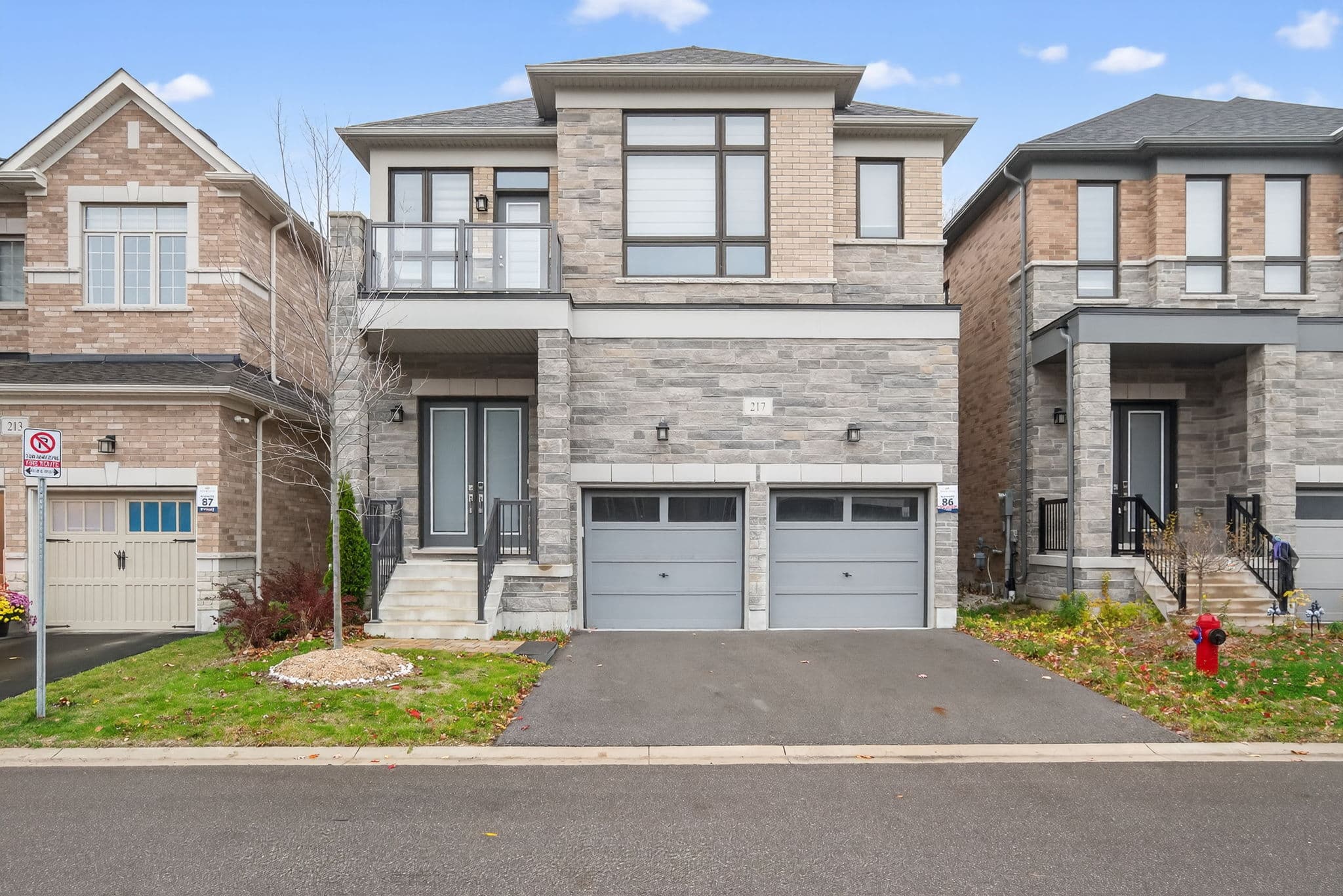 217 Sunset Vista Ct Aurora, ON L4G 3Y1