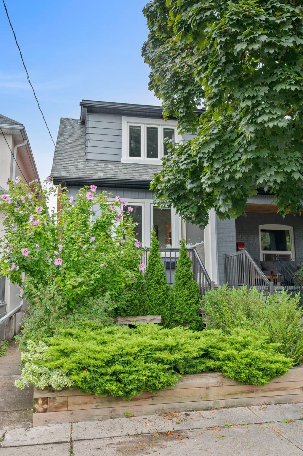 219 Boon Ave Toronto, ON M6E 3Z7