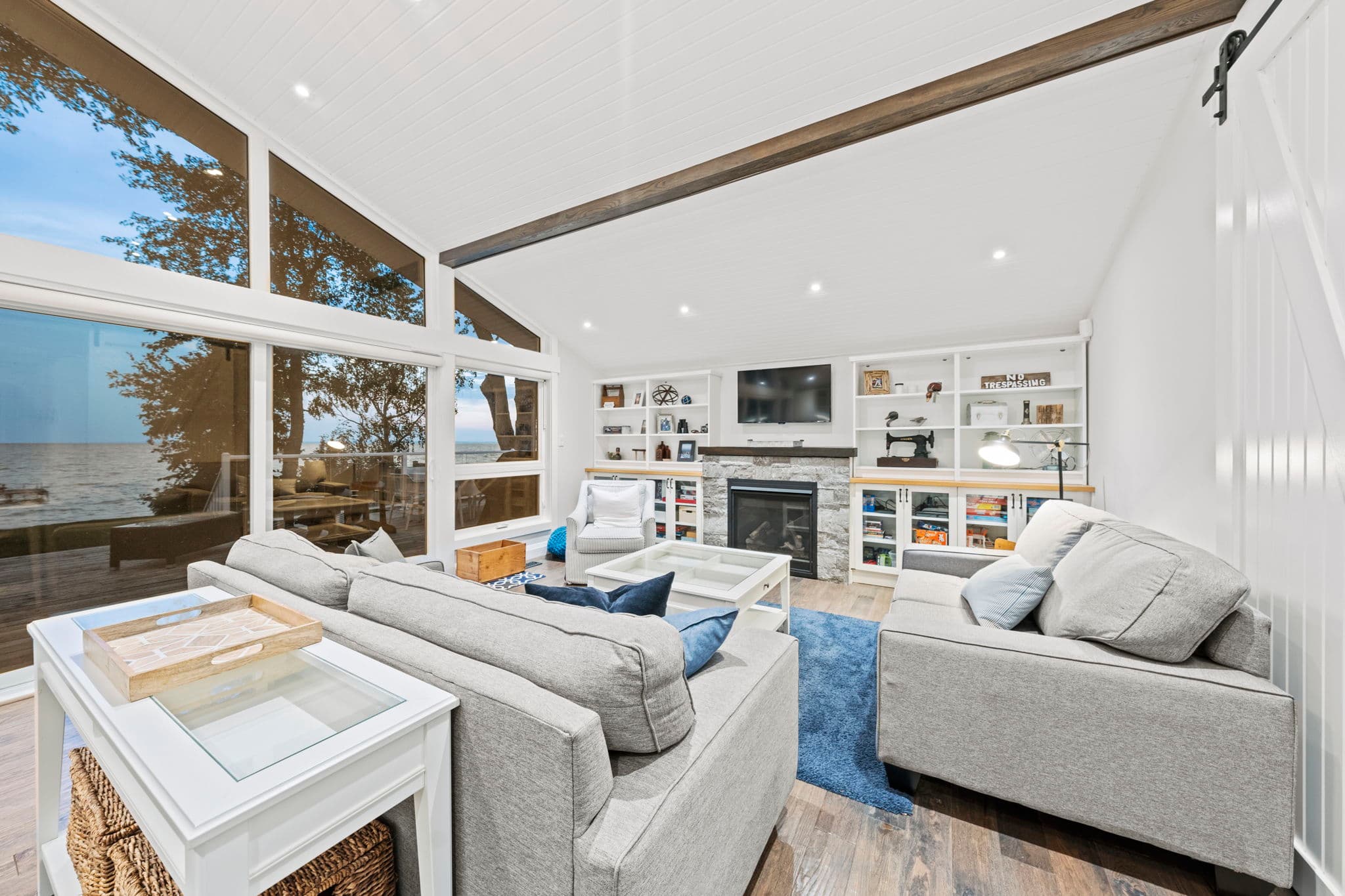 2192 Lakeshore Dr Brechin, ON L0K 1B0