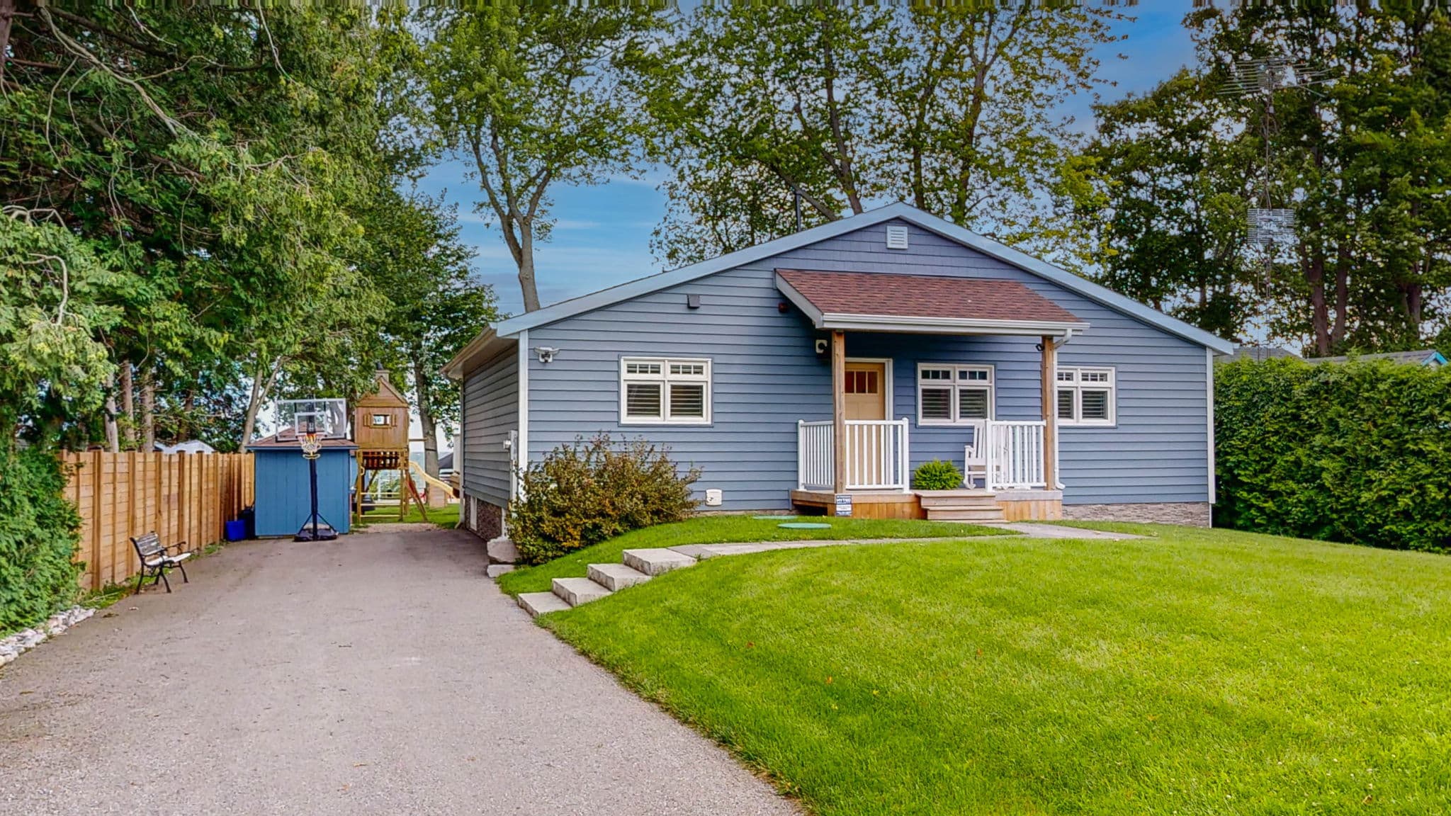 2192 Lakeshore Dr Brechin, ON L0K 1B0