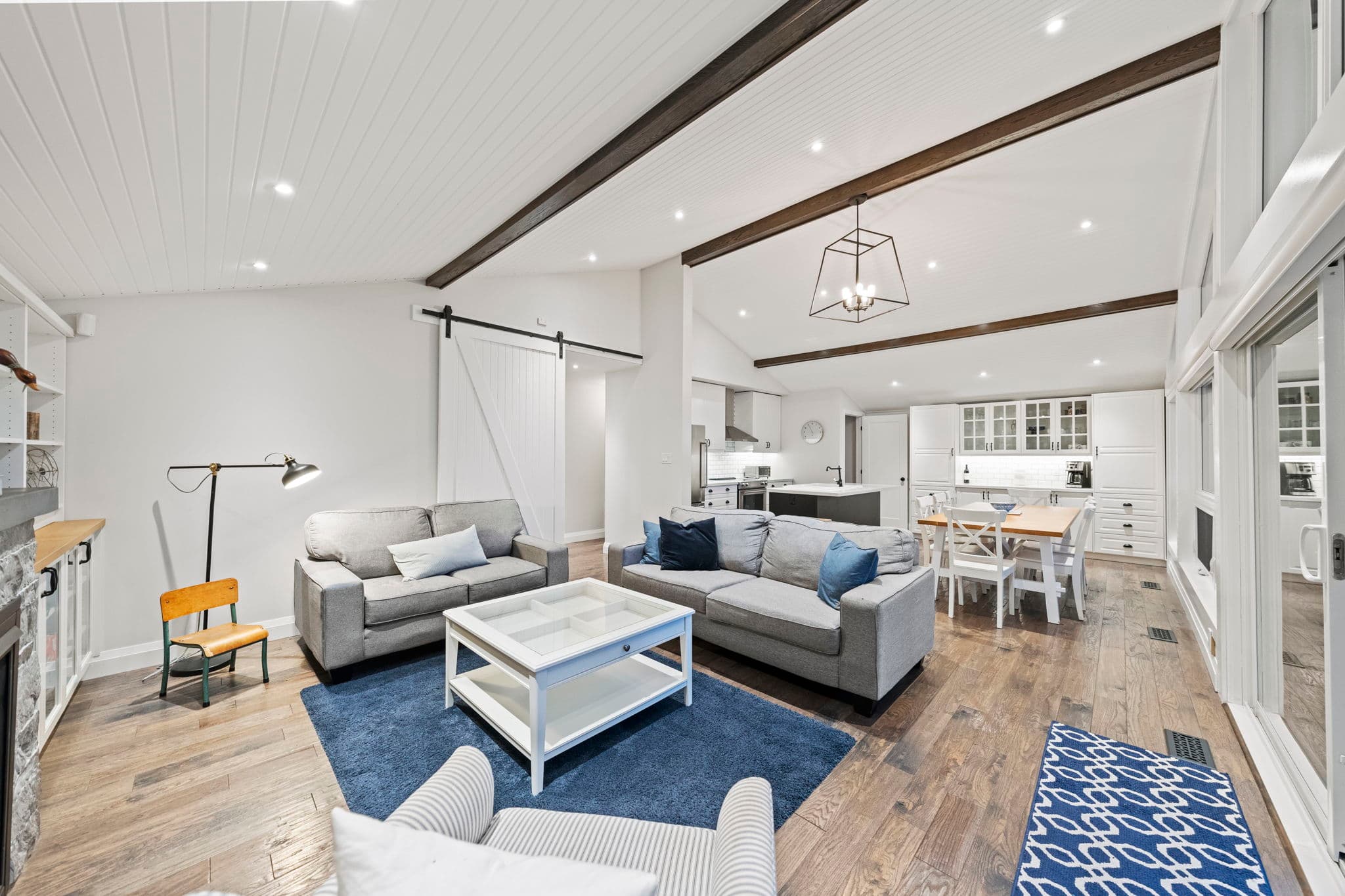 2192 Lakeshore Dr Brechin, ON L0K 1B0