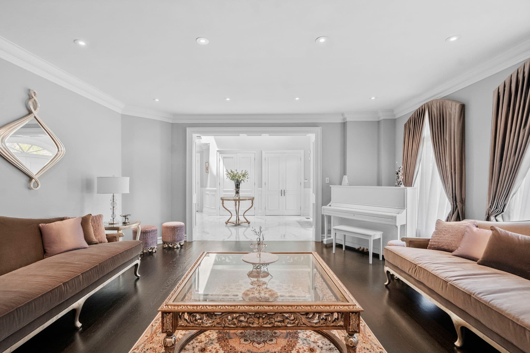 22 Berkindale Crescent Toronto, ON M2L 2A4