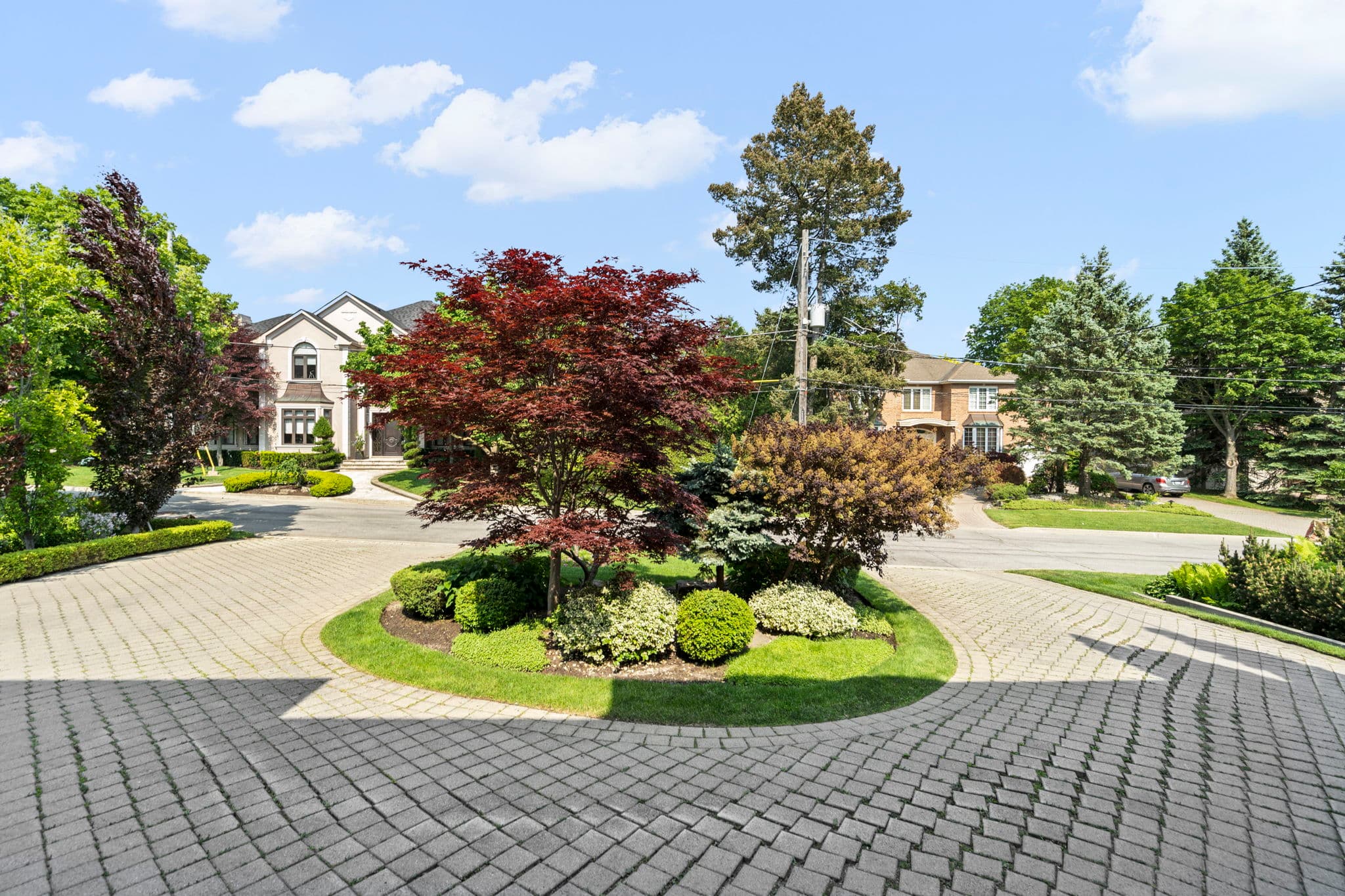 22 Berkindale Crescent Toronto, ON M2L 2A4
