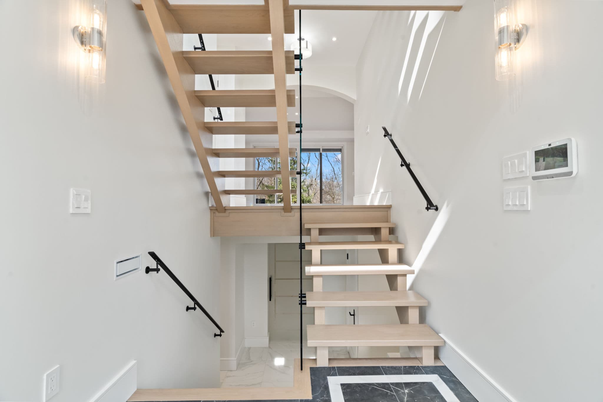 22 Delroy Dr Toronto, ON M8Y 1M7