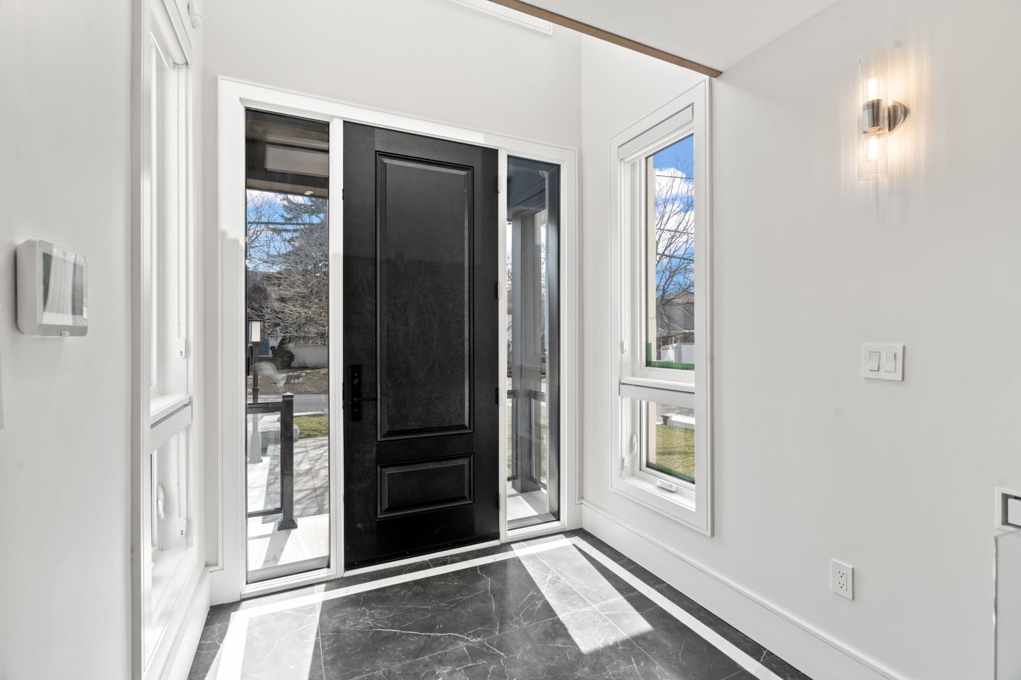 22 Delroy Dr Toronto, ON M8Y 1M7