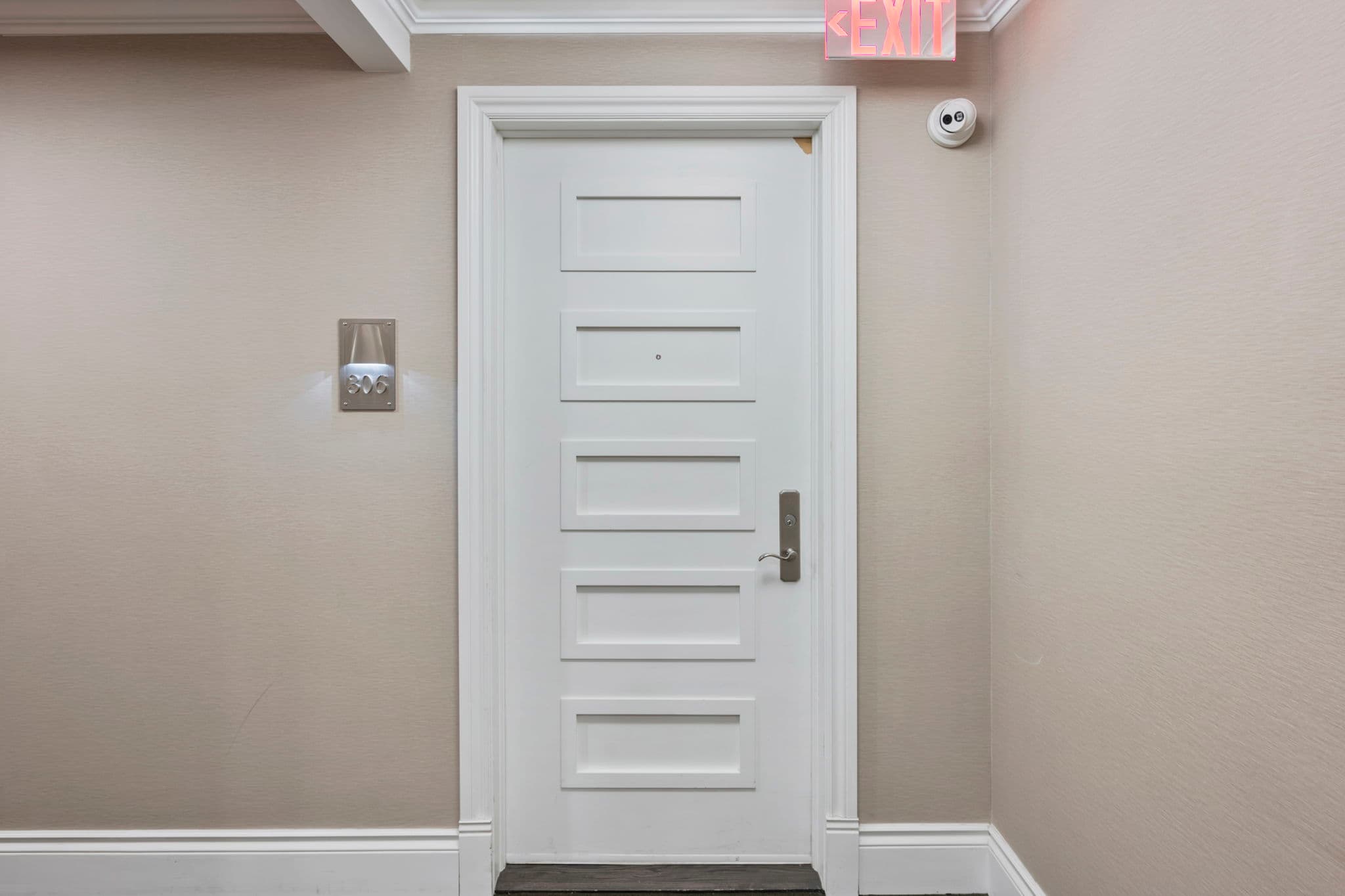 22 Leader Ln Unit 306 Toronto, ON M5E 0B2
