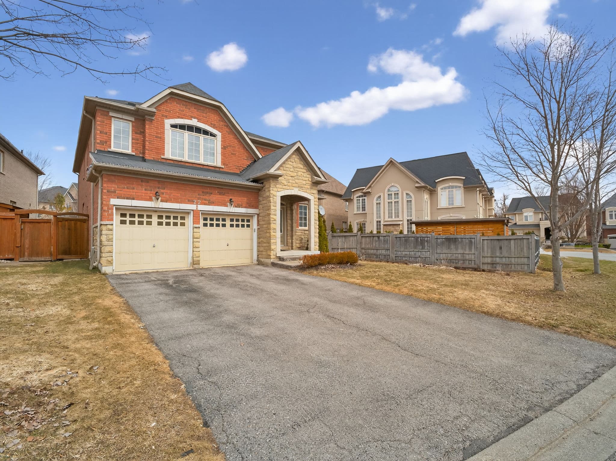 22 McCombe Ln Vaughan, ON L6A 4G2