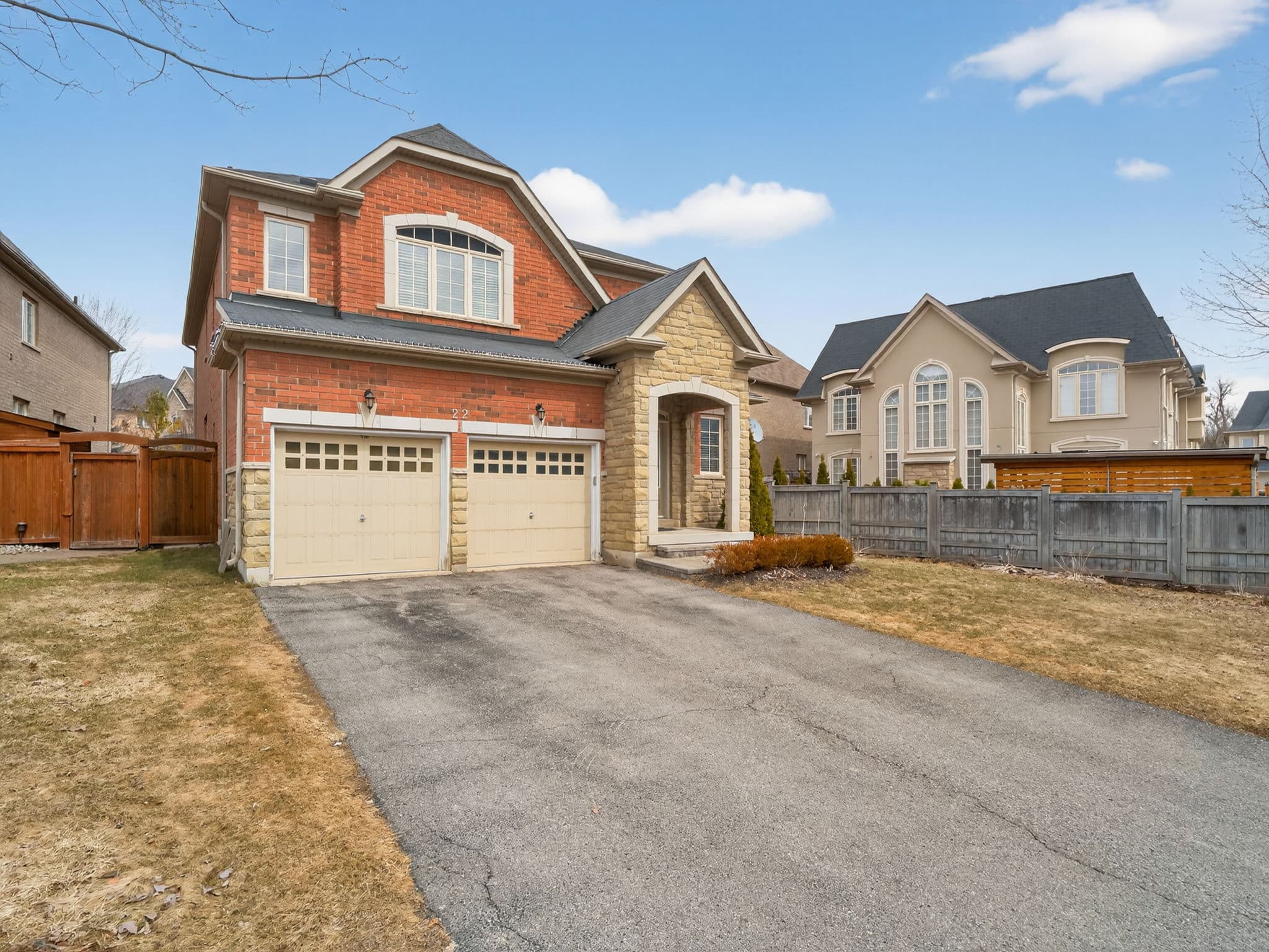 22 McCombe Ln Vaughan, ON L6A 4G2