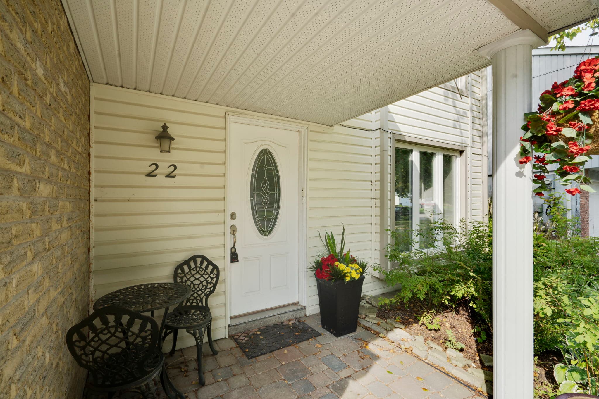 22 Red Mills Dr East Gwillimbury, ON L9N 1B8