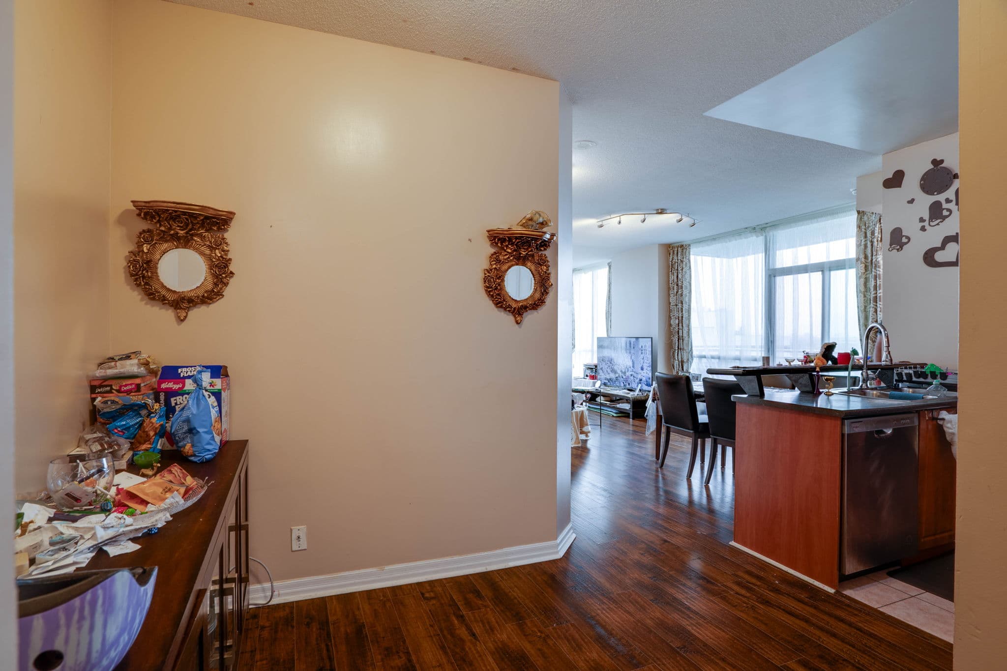 220 Burnhamthorpe Rd W Unit 1509 Mississauga, ON L5B 4N4