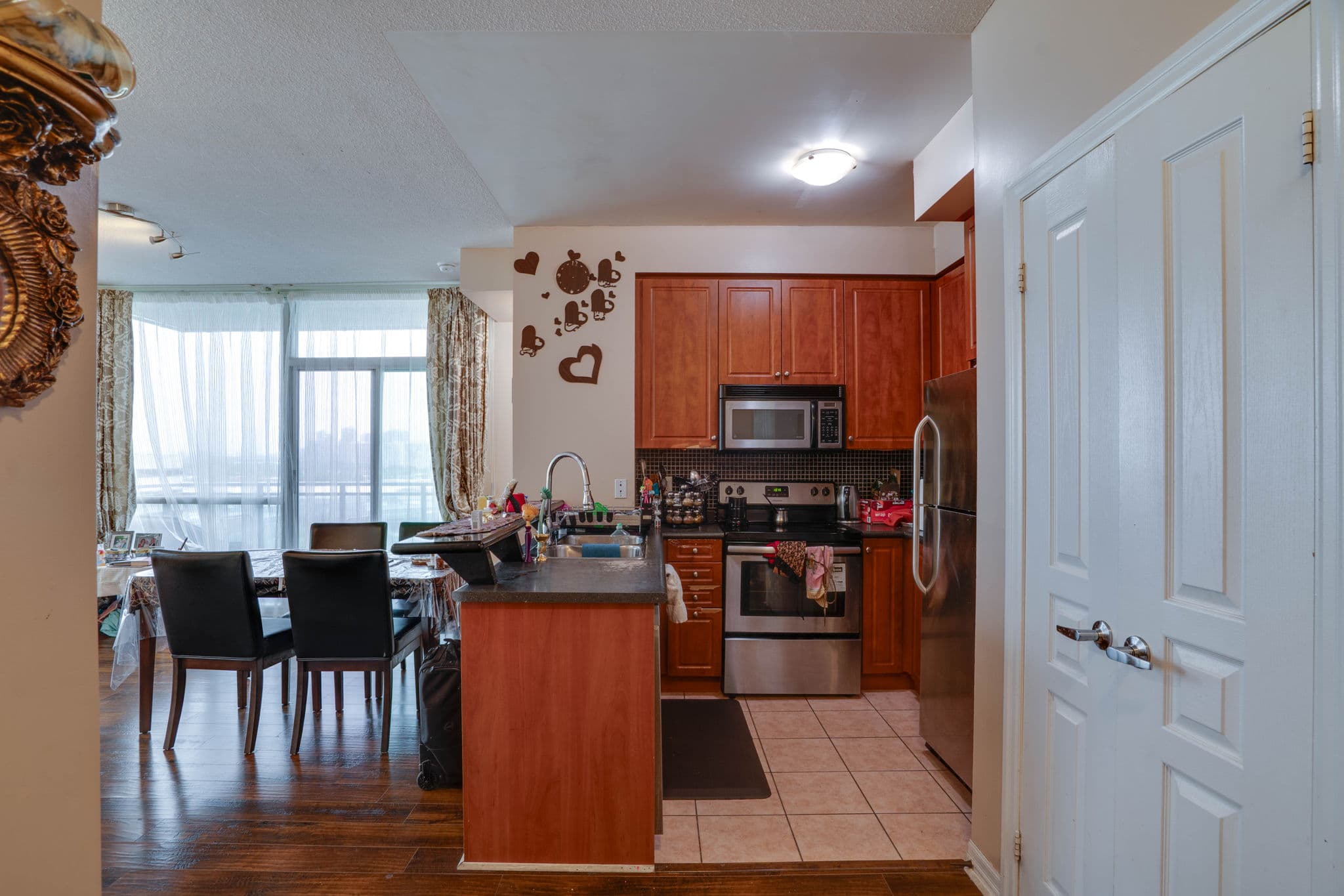 220 Burnhamthorpe Rd W Unit 1509 Mississauga, ON L5B 4N4