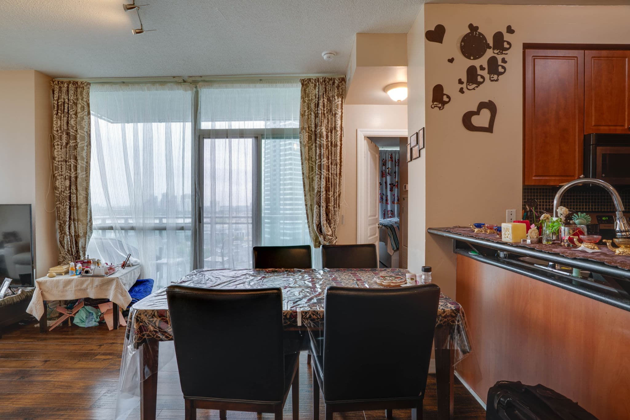 220 Burnhamthorpe Rd W Unit 1509 Mississauga, ON L5B 4N4