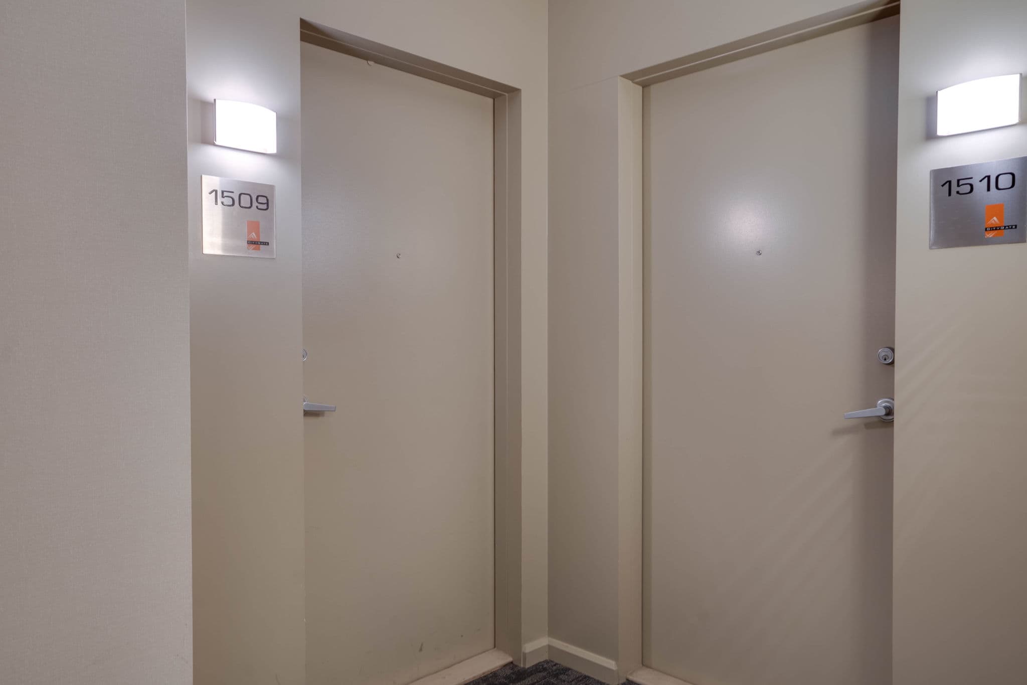 220 Burnhamthorpe Rd W Unit 1509 Mississauga, ON L5B 4N4
