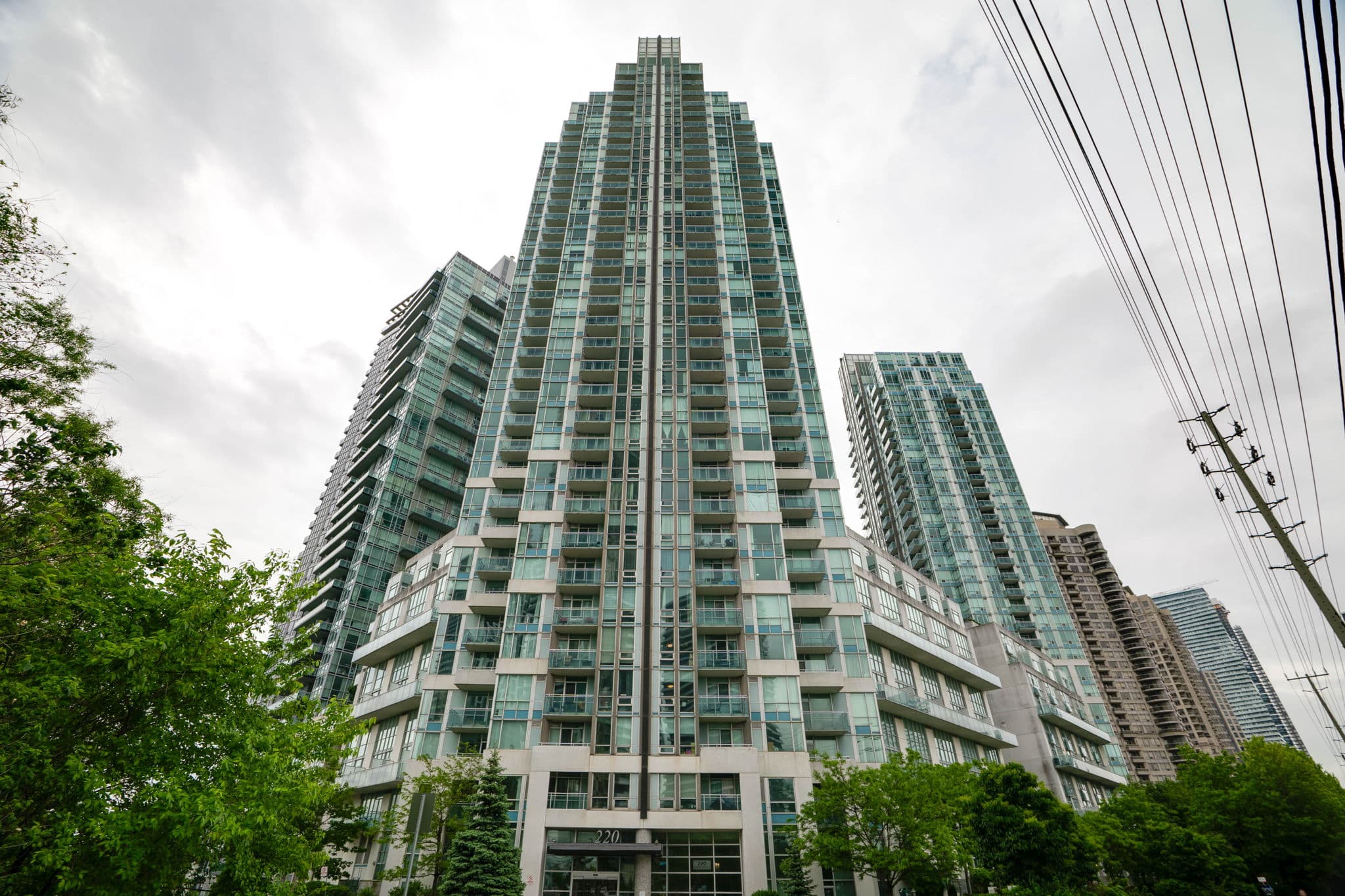 220 Burnhamthorpe Rd W Unit 1509 Mississauga, ON L5B 4N4