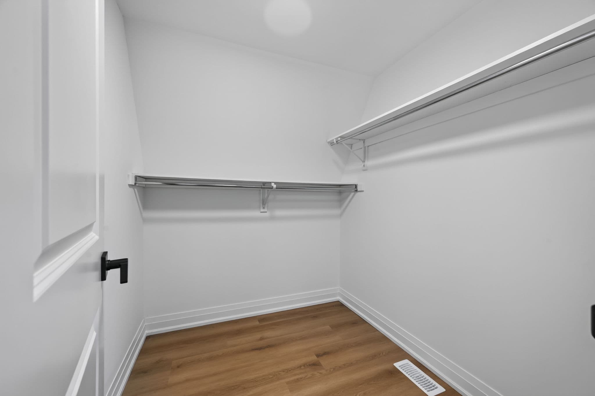 221 Churchill Ave R - GARDEN SUITE Toronto, ON M2R 1E2