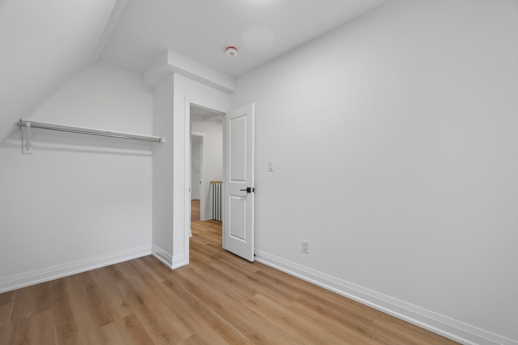 221 Churchill Ave R - GARDEN SUITE Toronto, ON M2R 1E2