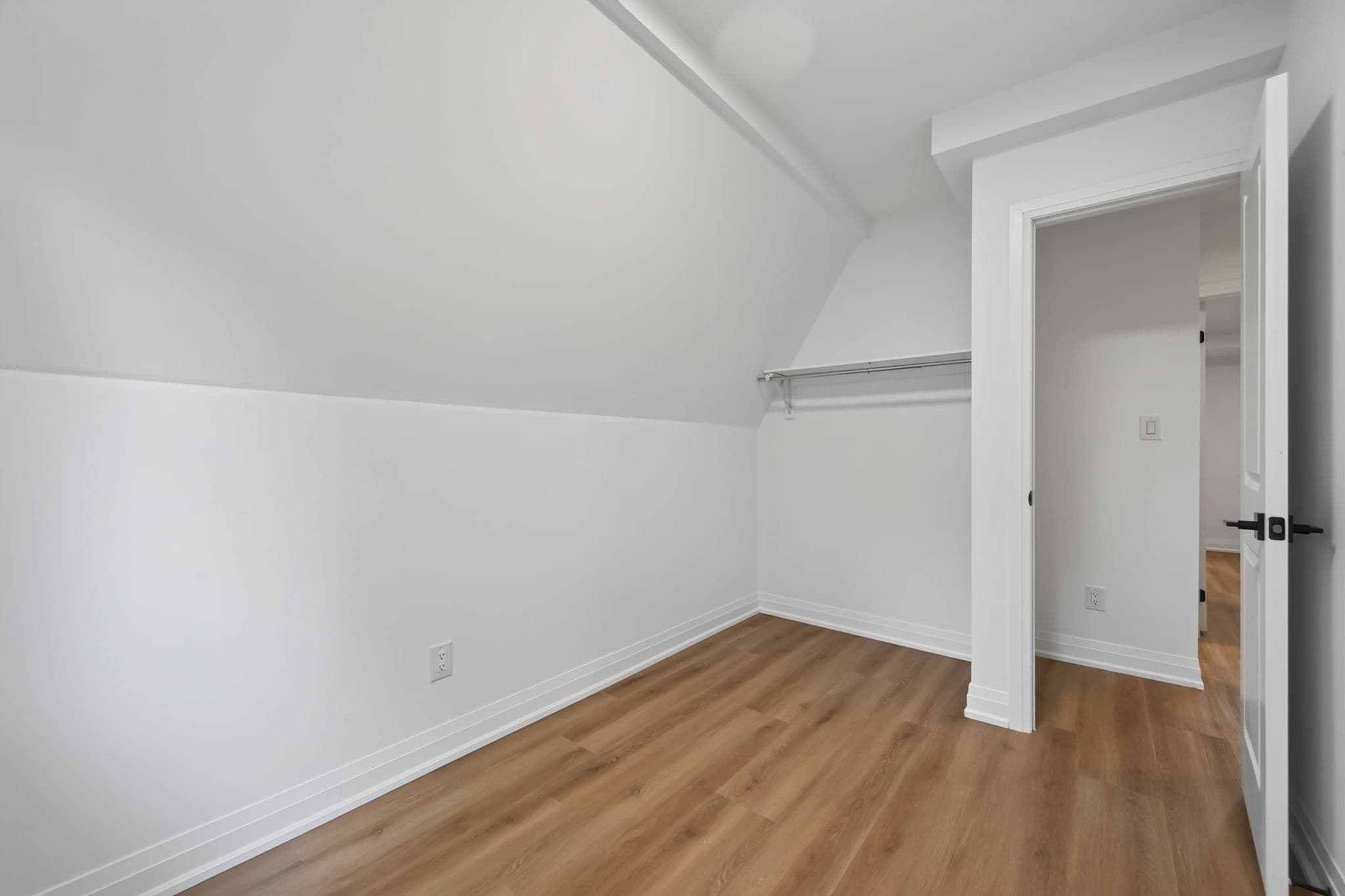 221 Churchill Ave R - GARDEN SUITE Toronto, ON M2R 1E2
