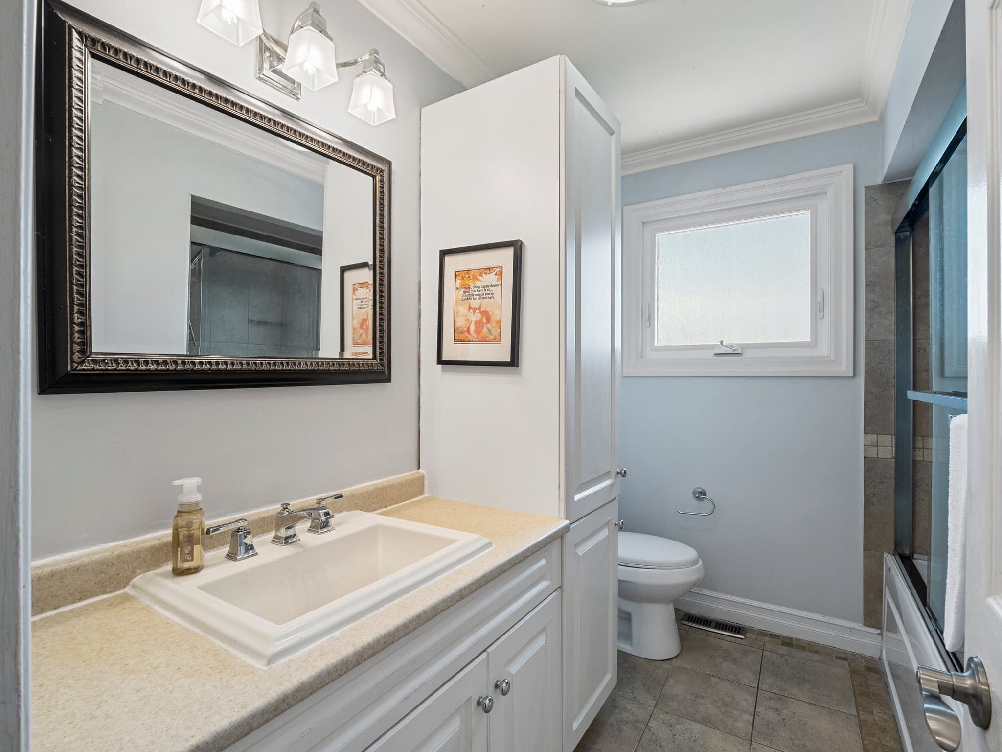 2215 Springfield Ct Mississauga, ON L5K 1V3