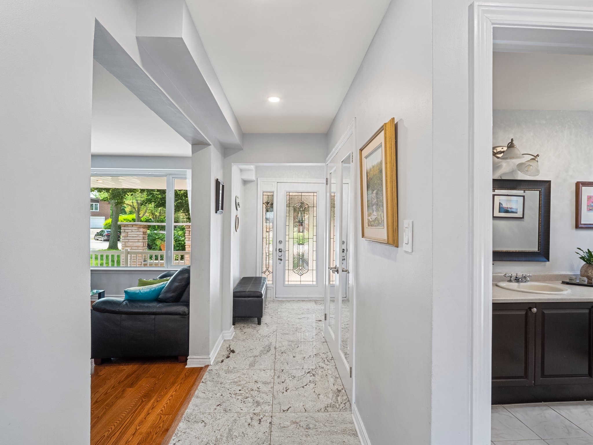 2215 Springfield Ct Mississauga, ON L5K 1V3