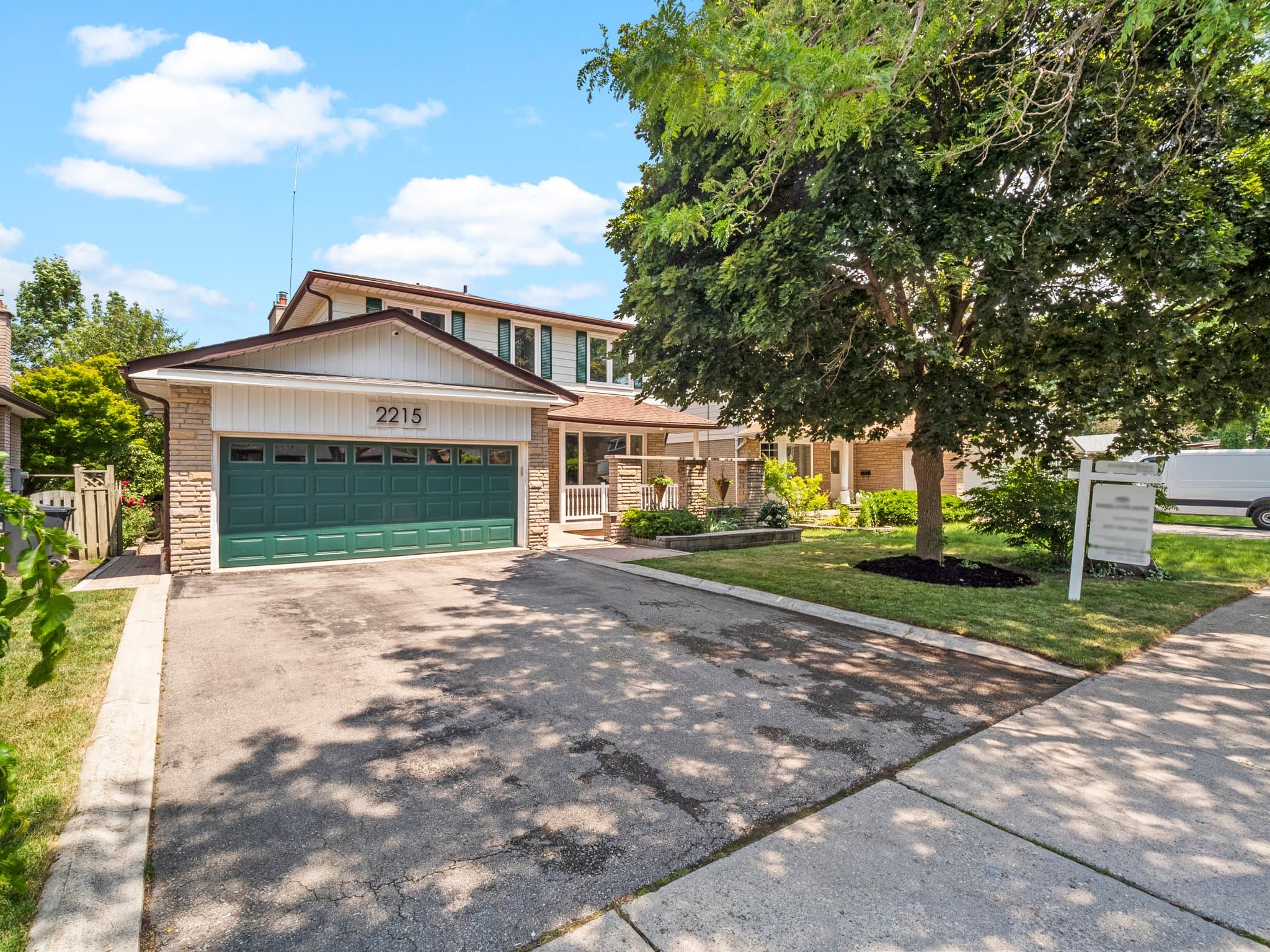 2215 Springfield Ct Mississauga, ON L5K 1V3