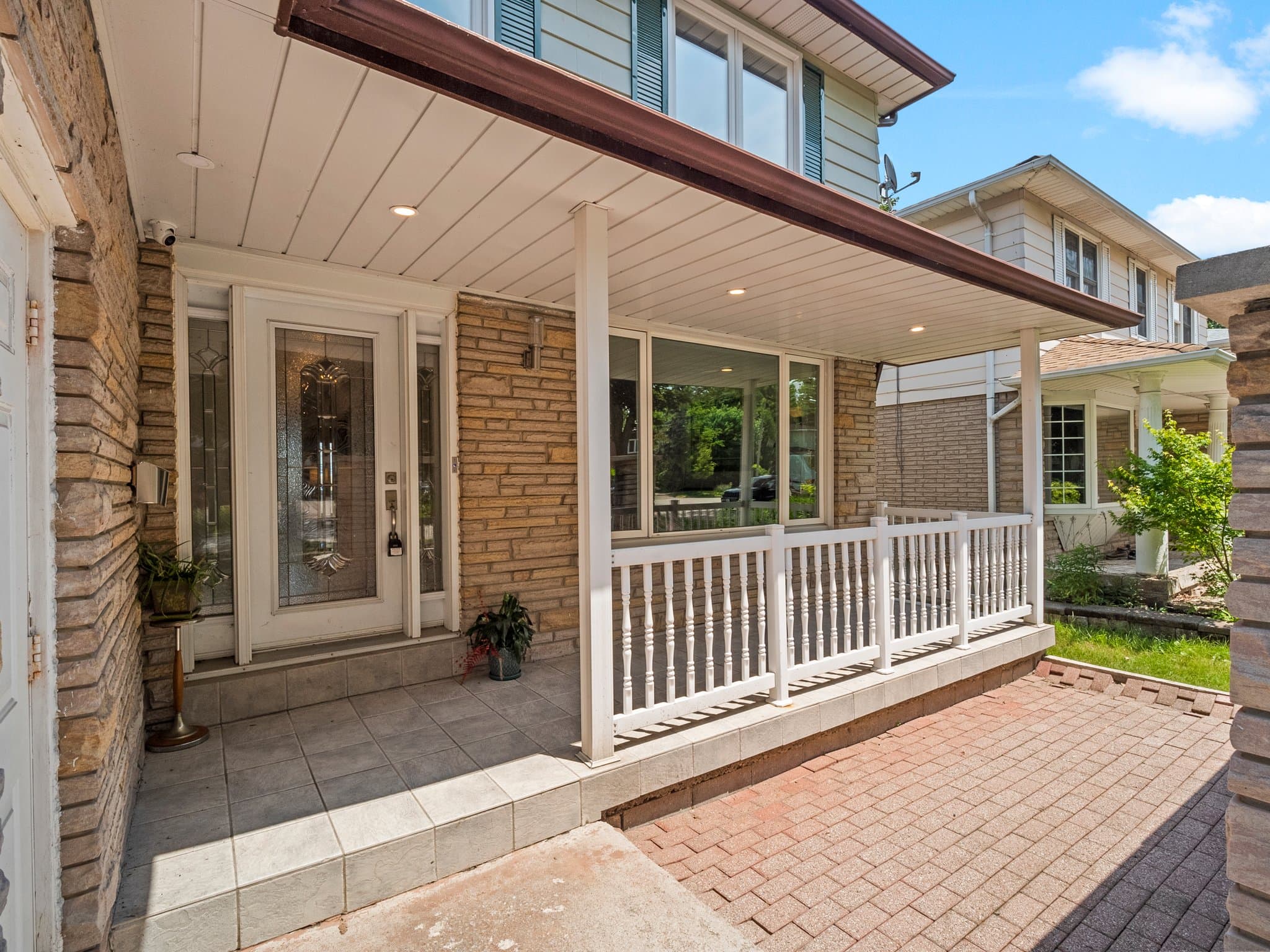2215 Springfield Ct Mississauga, ON L5K 1V3