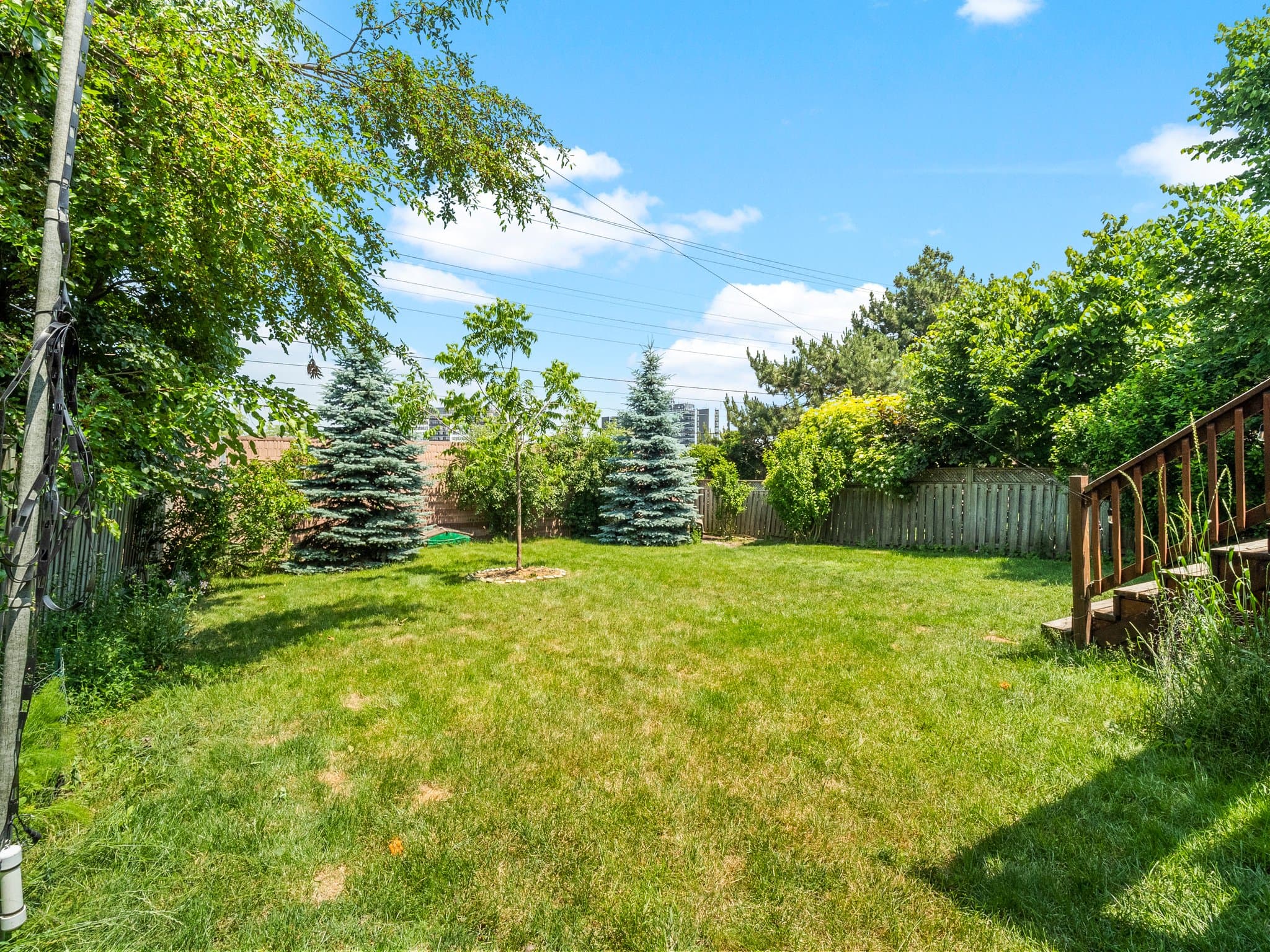 2215 Springfield Ct Mississauga, ON L5K 1V3