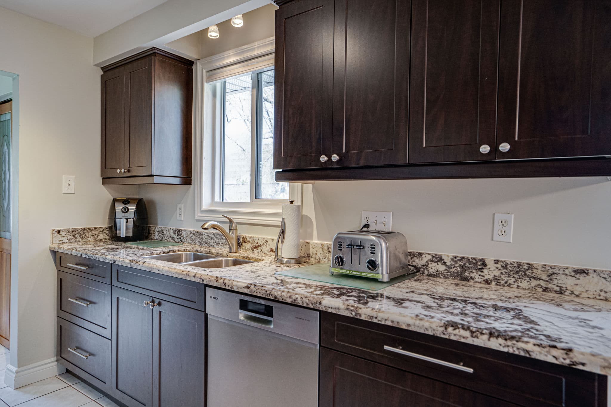 222 Palmer Ave Richmond Hill, ON L4C 4Z5