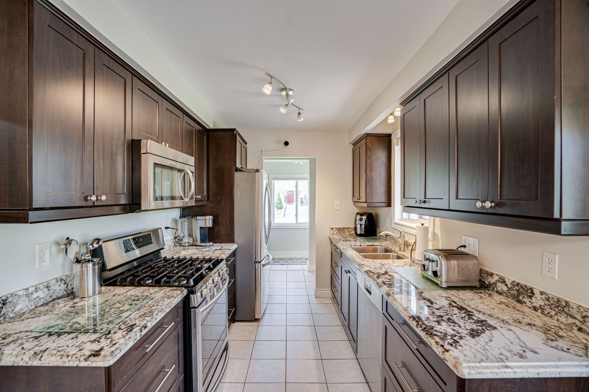 222 Palmer Ave Richmond Hill, ON L4C 4Z5