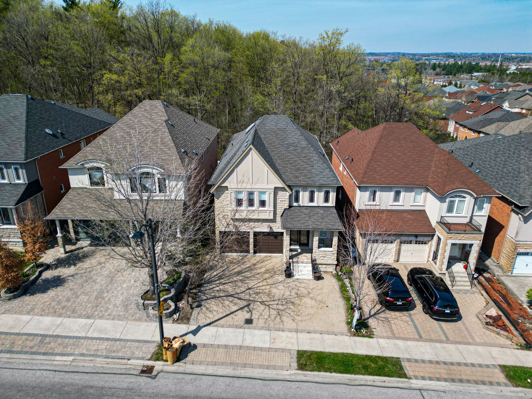 224 Autumn Hill Blvd Vaughan, ON L4J 8Y5