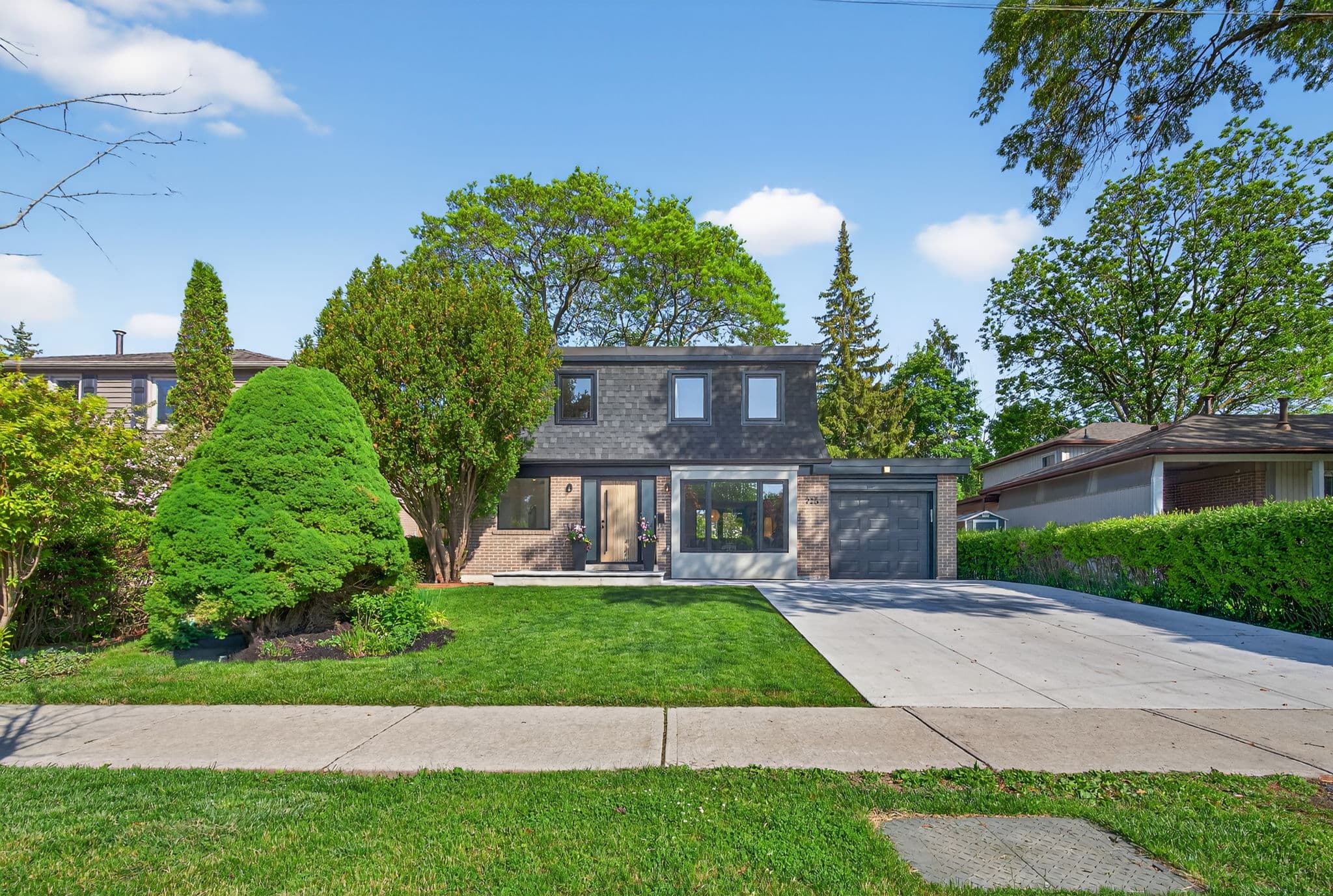 225 Catalina Dr Toronto, ON M1E 1B8