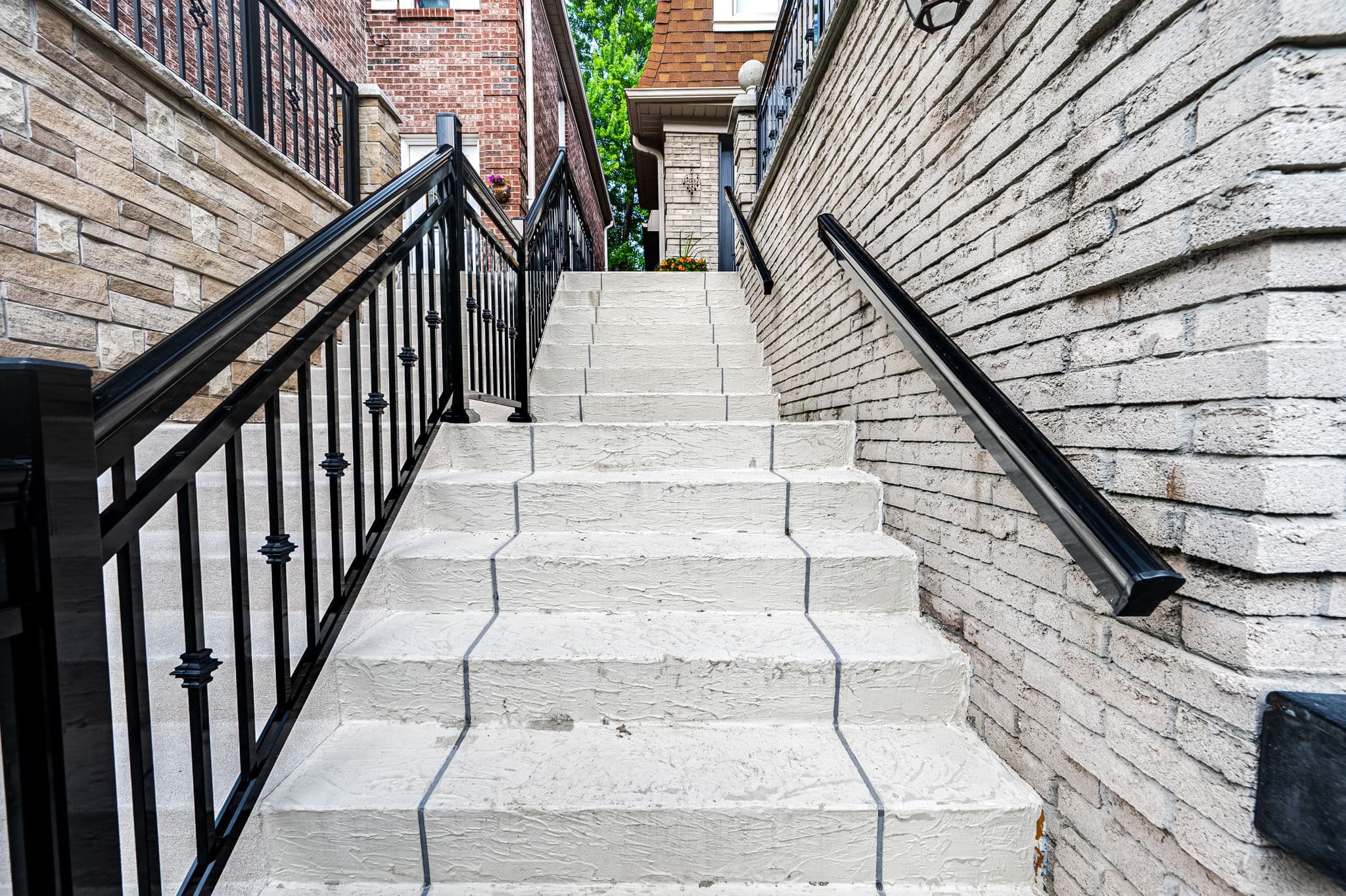 225 Hidden Trail Toronto, ON M2R 3T3