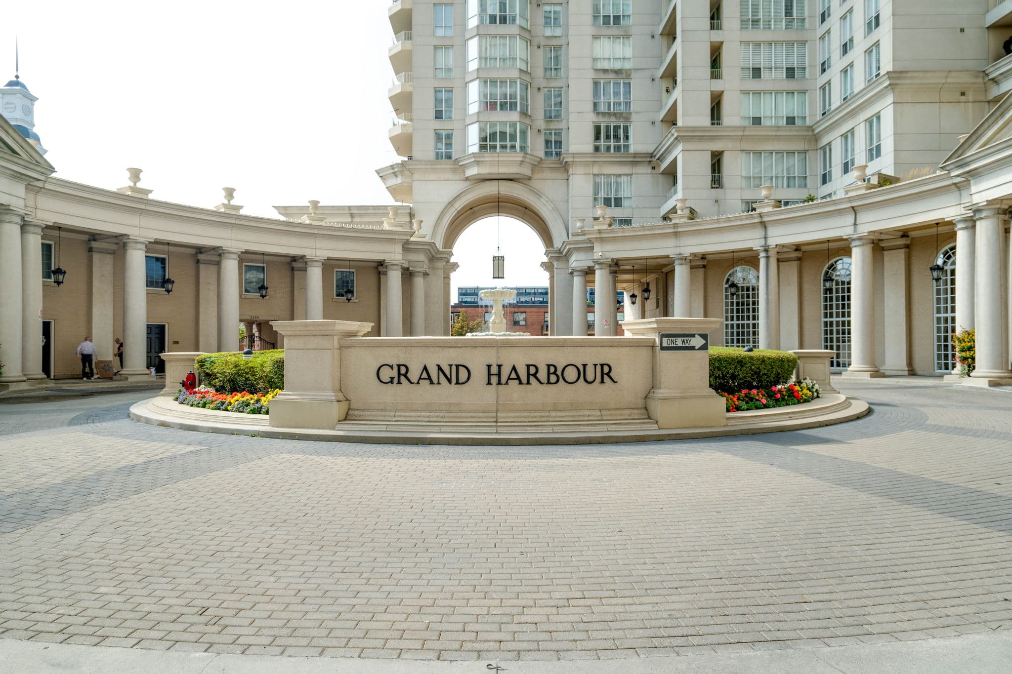 2285 Lake Shore Blvd W Unit 2210 Toronto, ON M8V 3X9