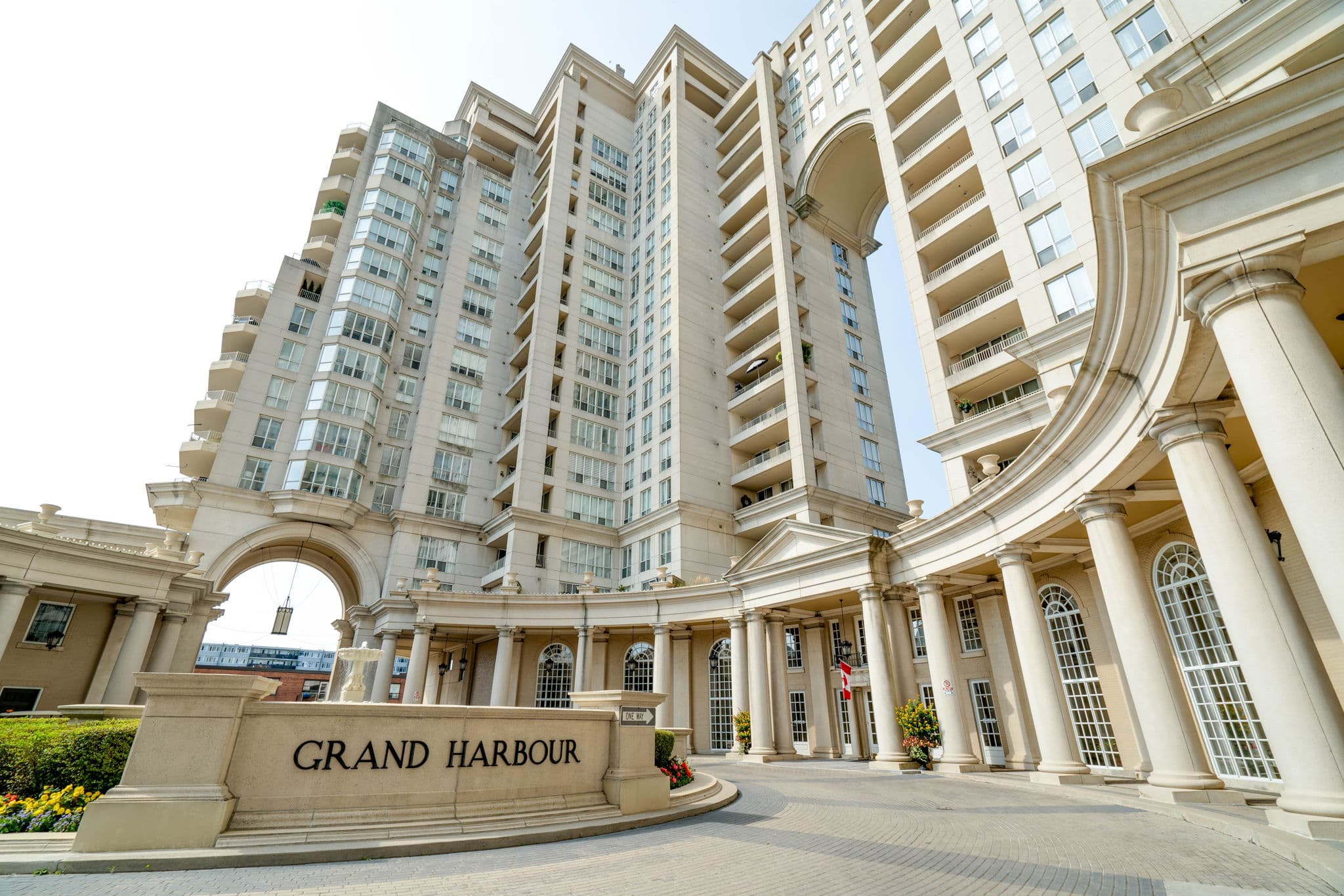 2285 Lake Shore Blvd W Unit 2210 Toronto, ON M8V 3X9