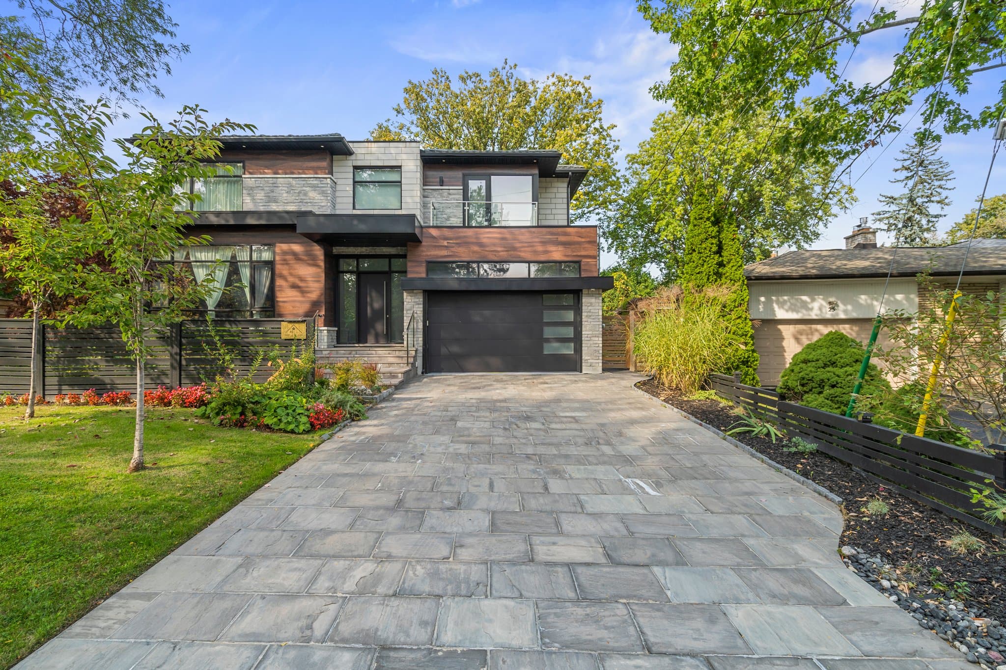 23 Alderdale Ct Toronto, ON M3B 2H8
