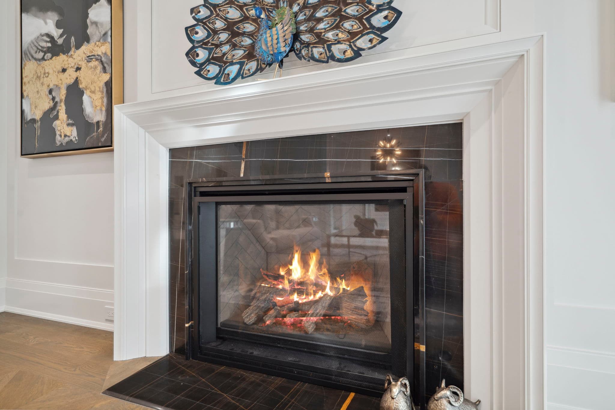 23 Lauderdale Dr Toronto, ON M2L 2A8