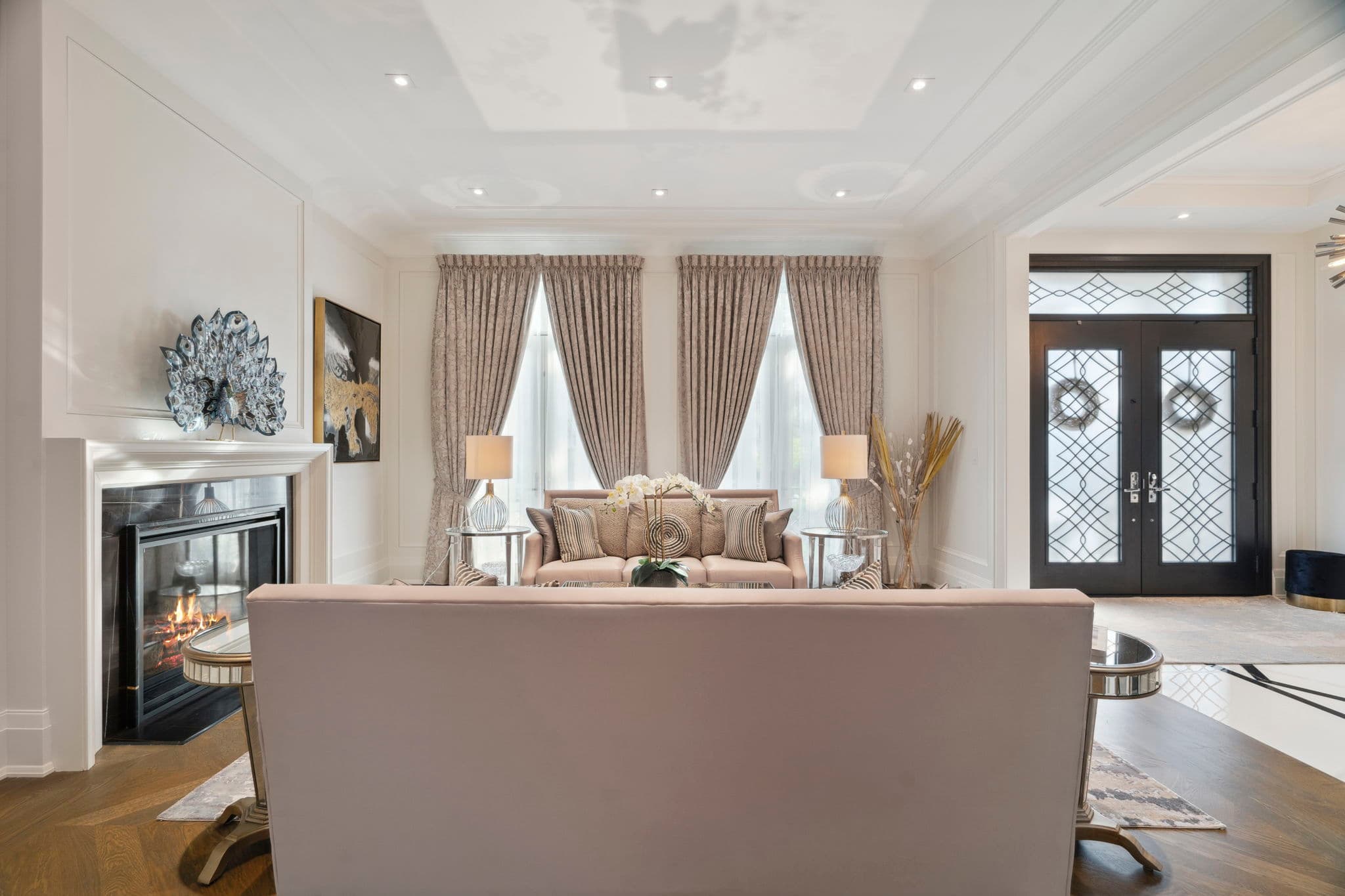 23 Lauderdale Dr Toronto, ON M2L 2A8