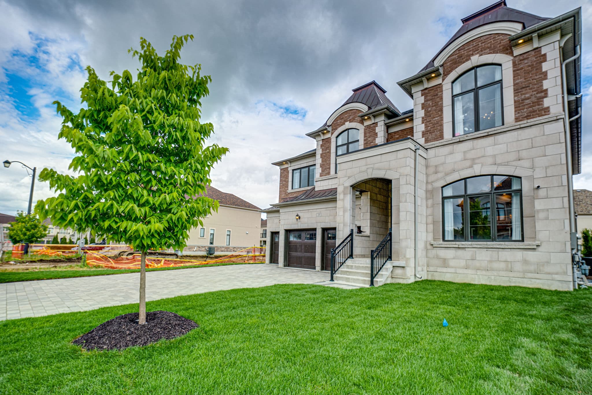 23 Little Celeste Ct Vaughan, ON L6A 4Z7