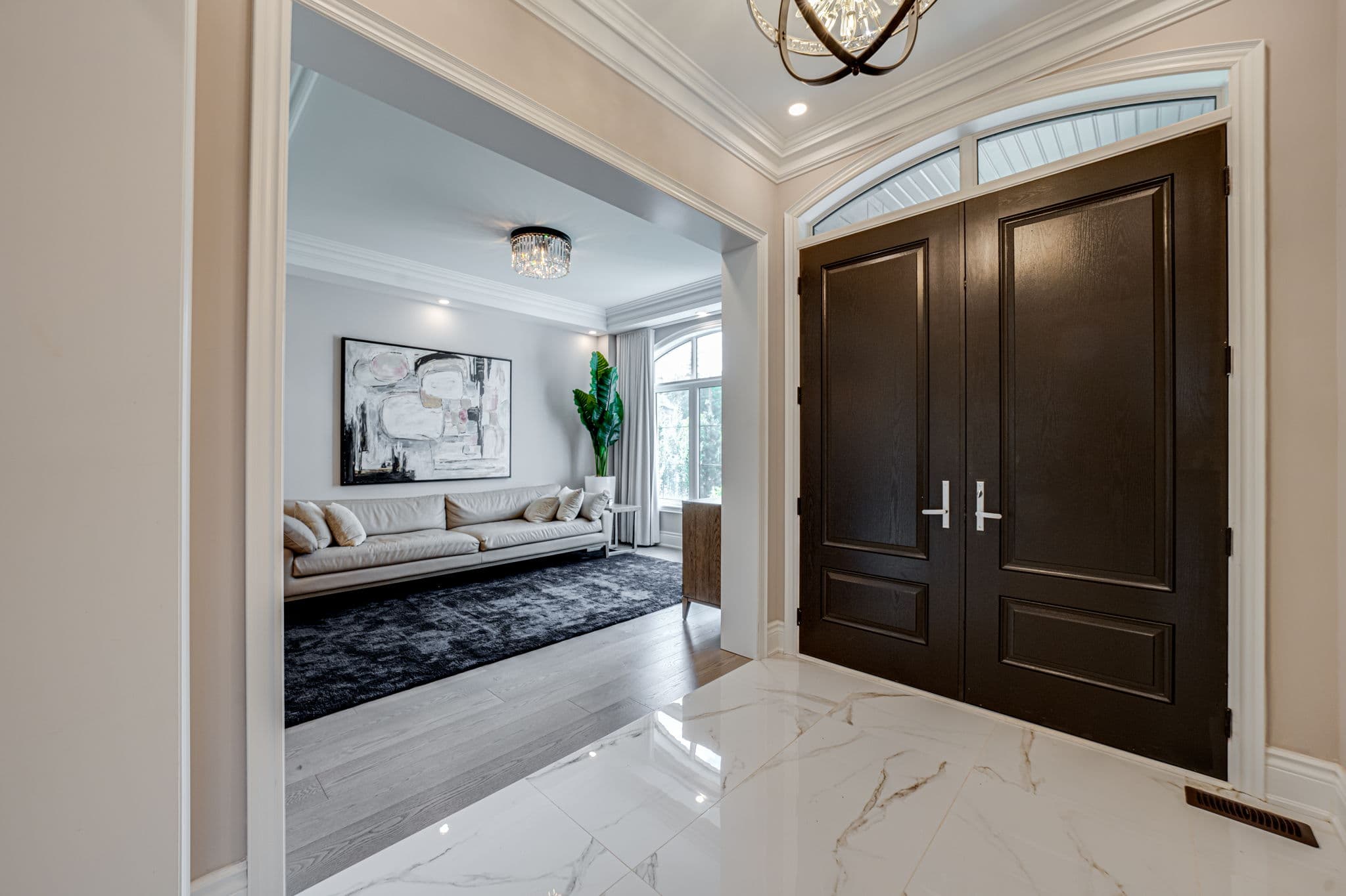 23 Little Celeste Ct Vaughan, ON L6A 4Z7