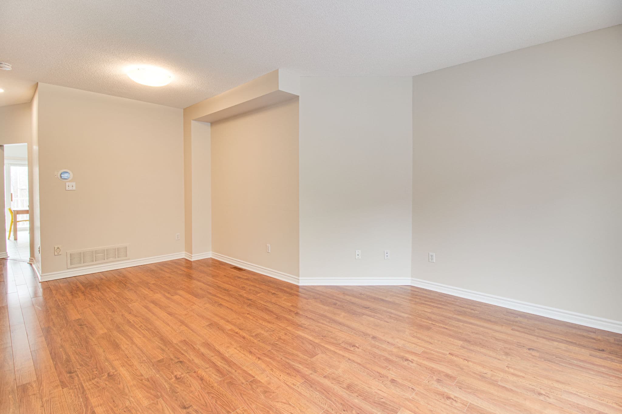 23 Observatory Ln Unit 256 Richmond Hill, ON L4C 0M7