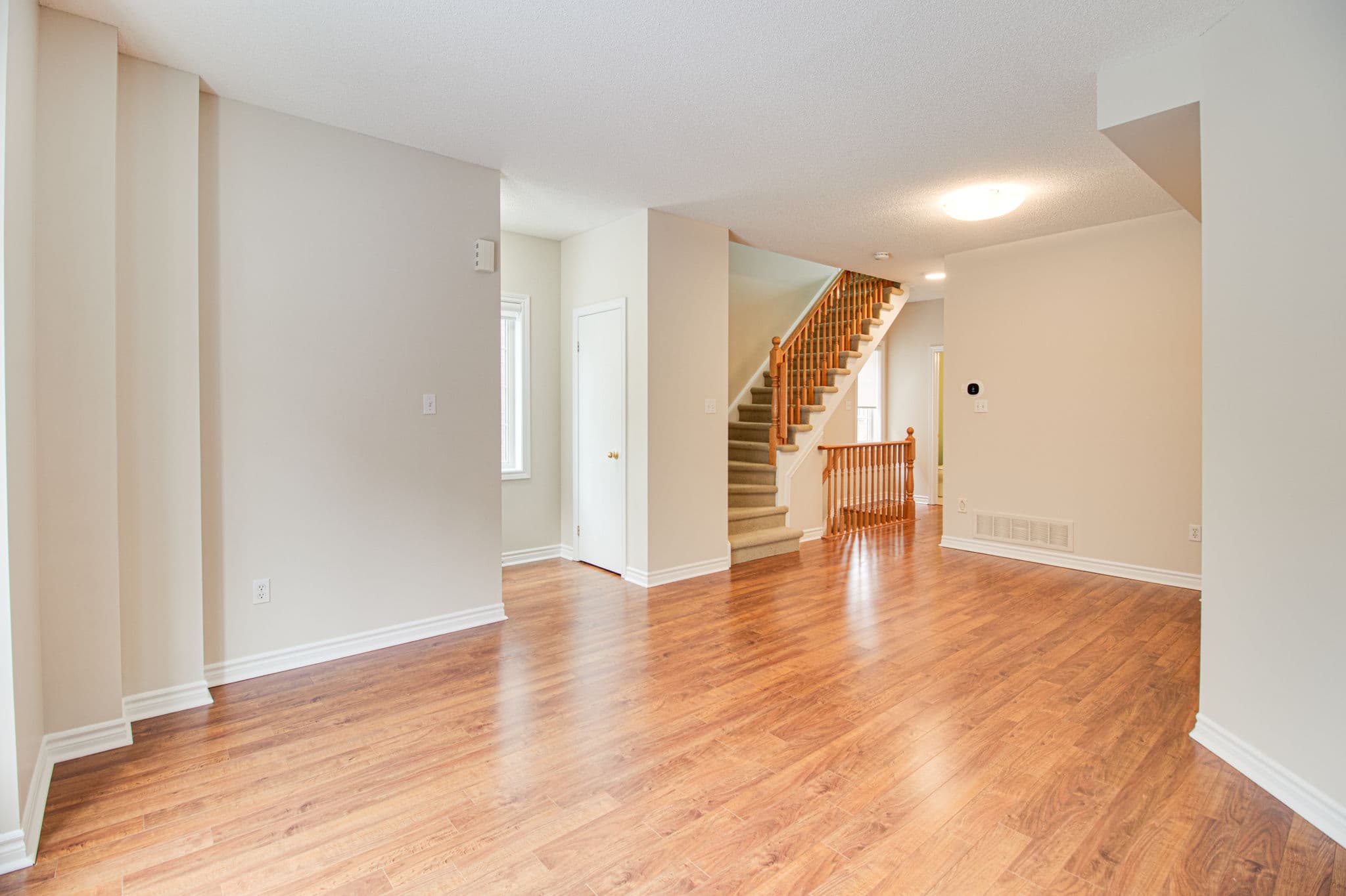 23 Observatory Ln Unit 256 Richmond Hill, ON L4C 0M7