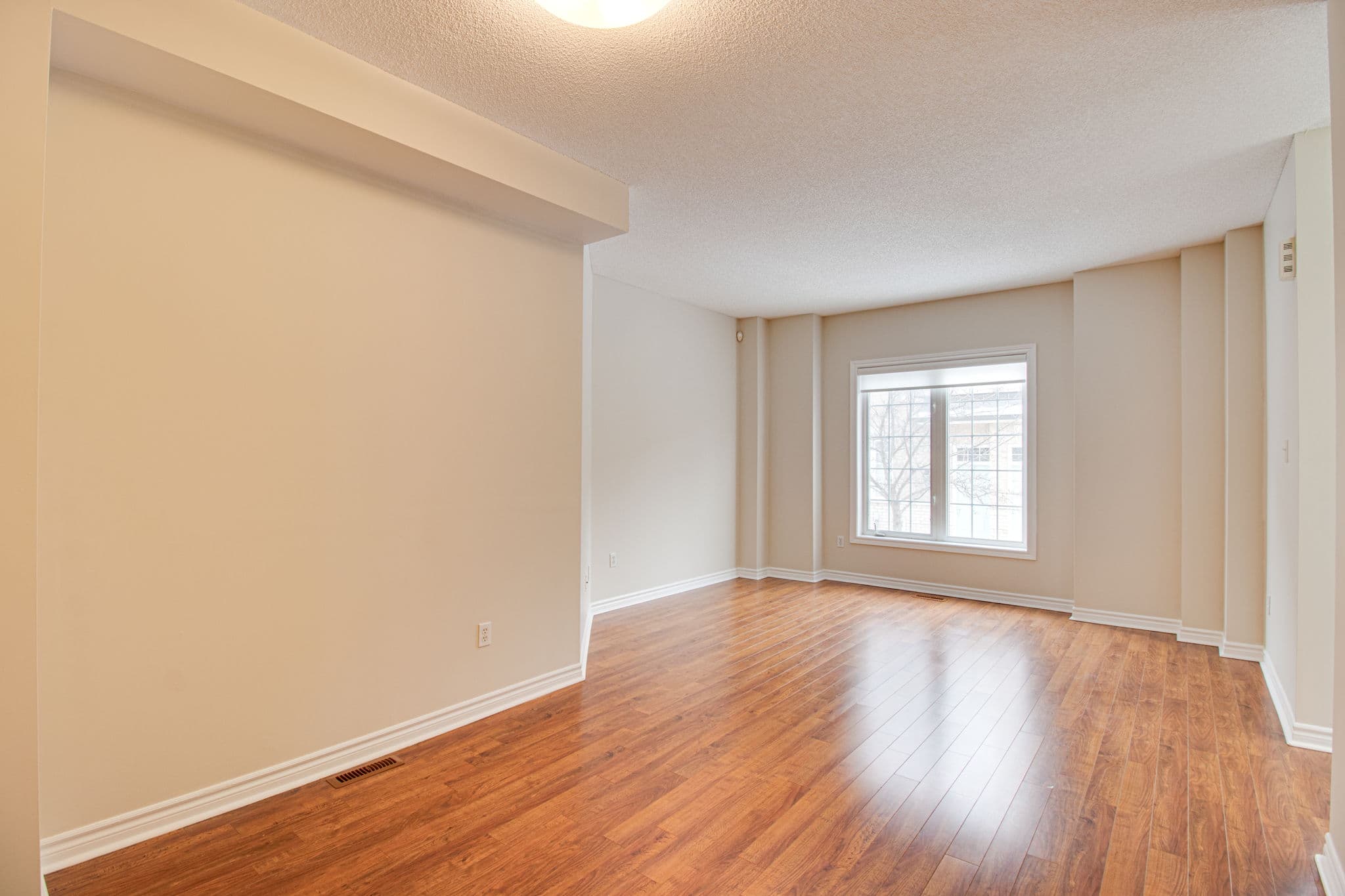 23 Observatory Ln Unit 256 Richmond Hill, ON L4C 0M7