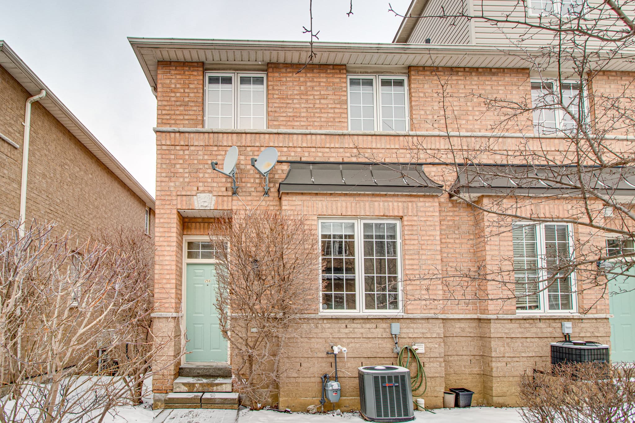 23 Observatory Ln Unit 256 Richmond Hill, ON L4C 0M7