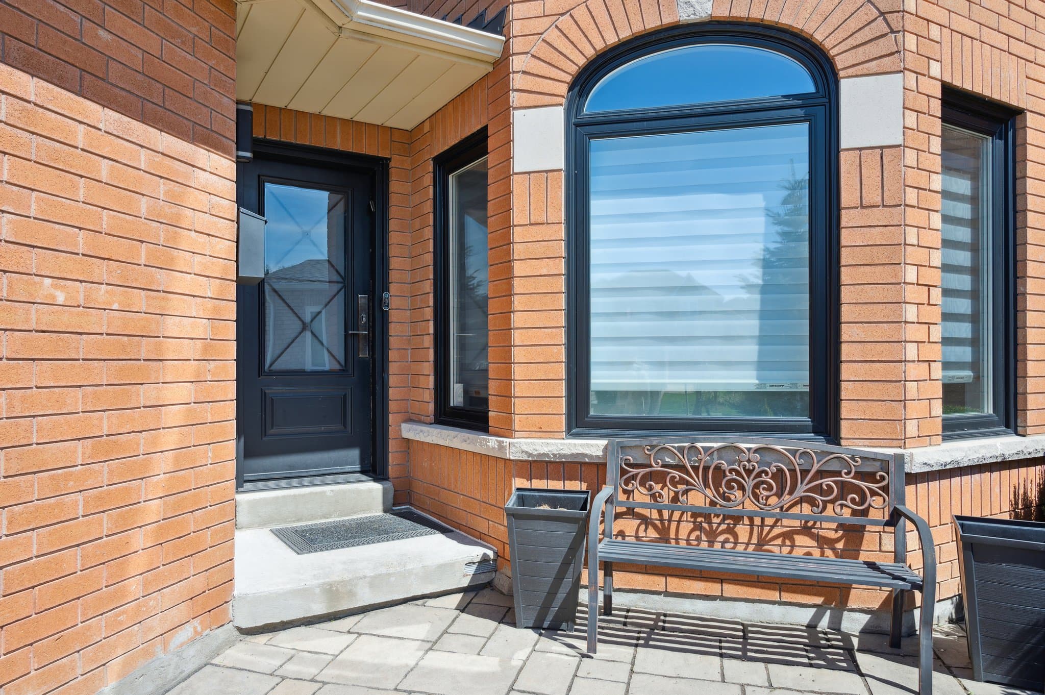 23 Oriah Ct Vaughan, ON L4J 8B3