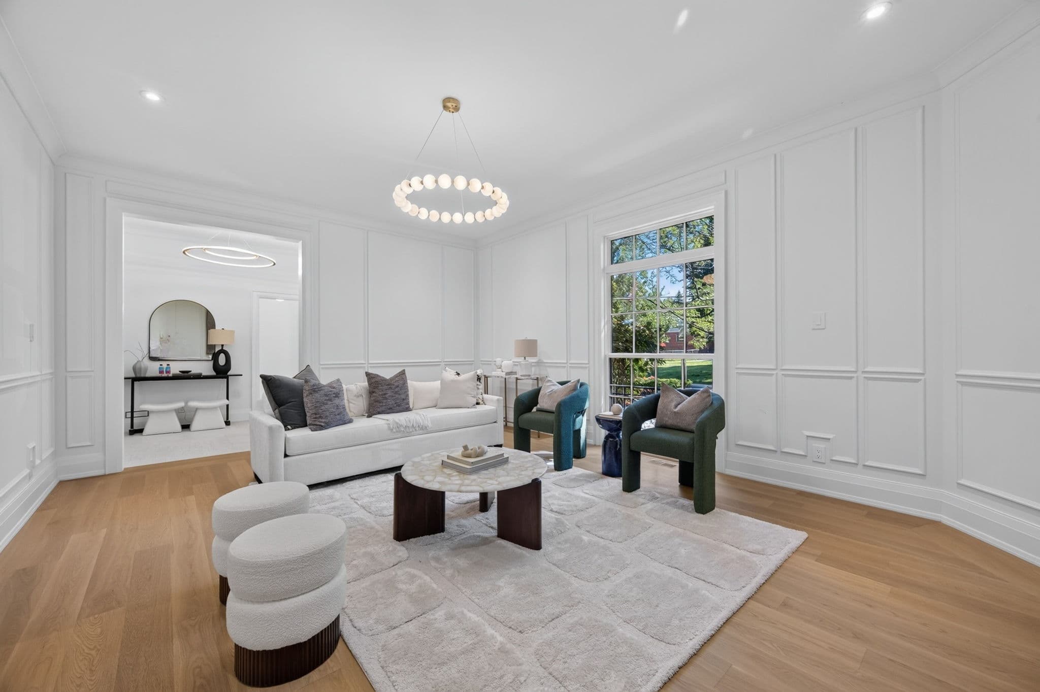23 South Dr Toronto, ON M4W 1R2