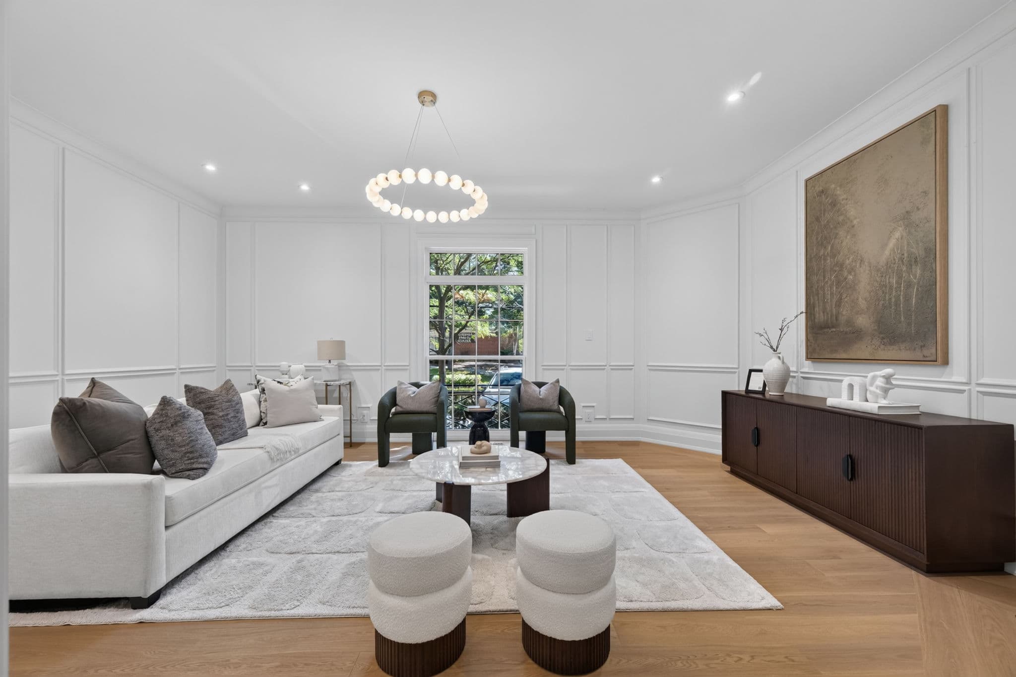 23 South Dr Toronto, ON M4W 1R2