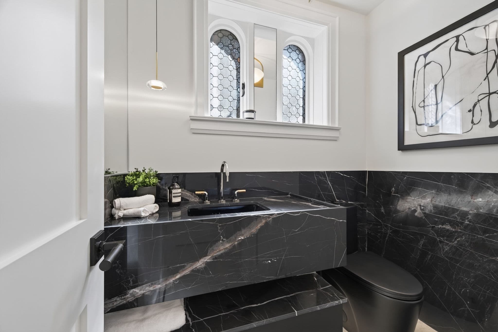 23 South Dr Toronto, ON M4W 1R2
