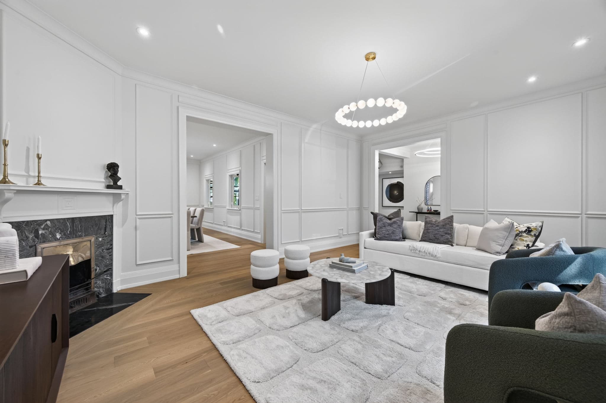 23 South Dr Toronto, ON M4W 1R2
