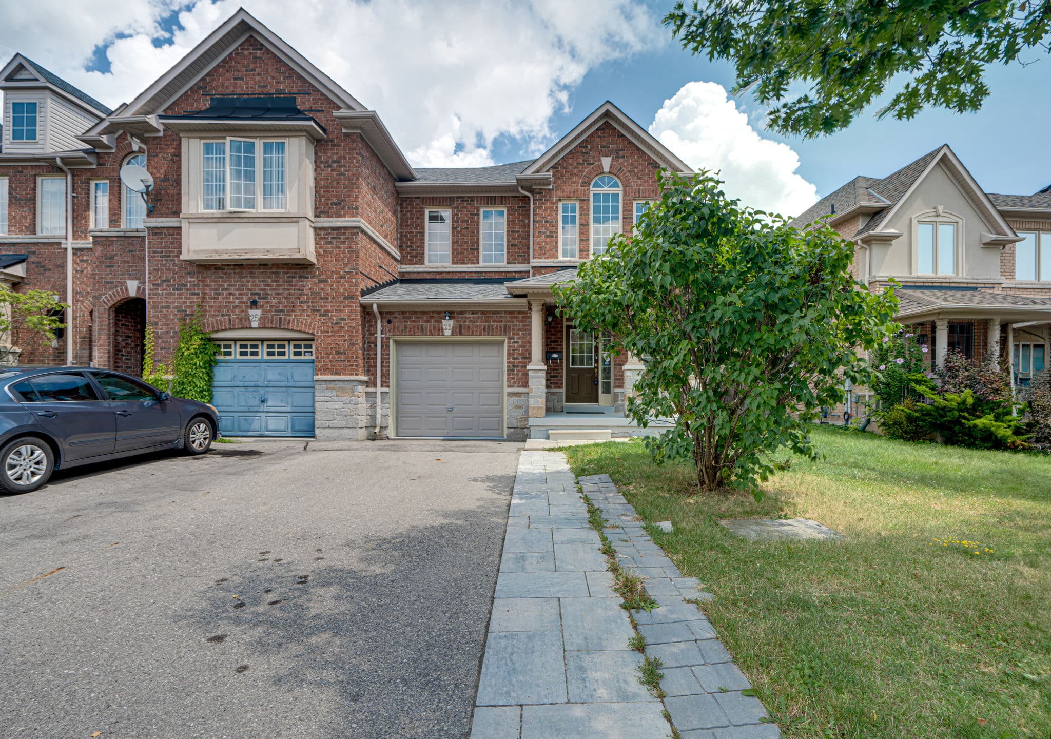 23 Zola Gate Vaughan, ON L4J 9A7