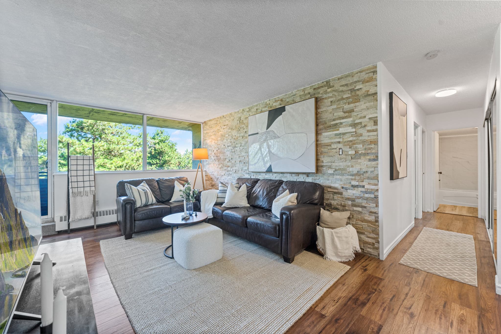2301 Derry Rd W Unit 302 Mississauga, ON L5N 2R4